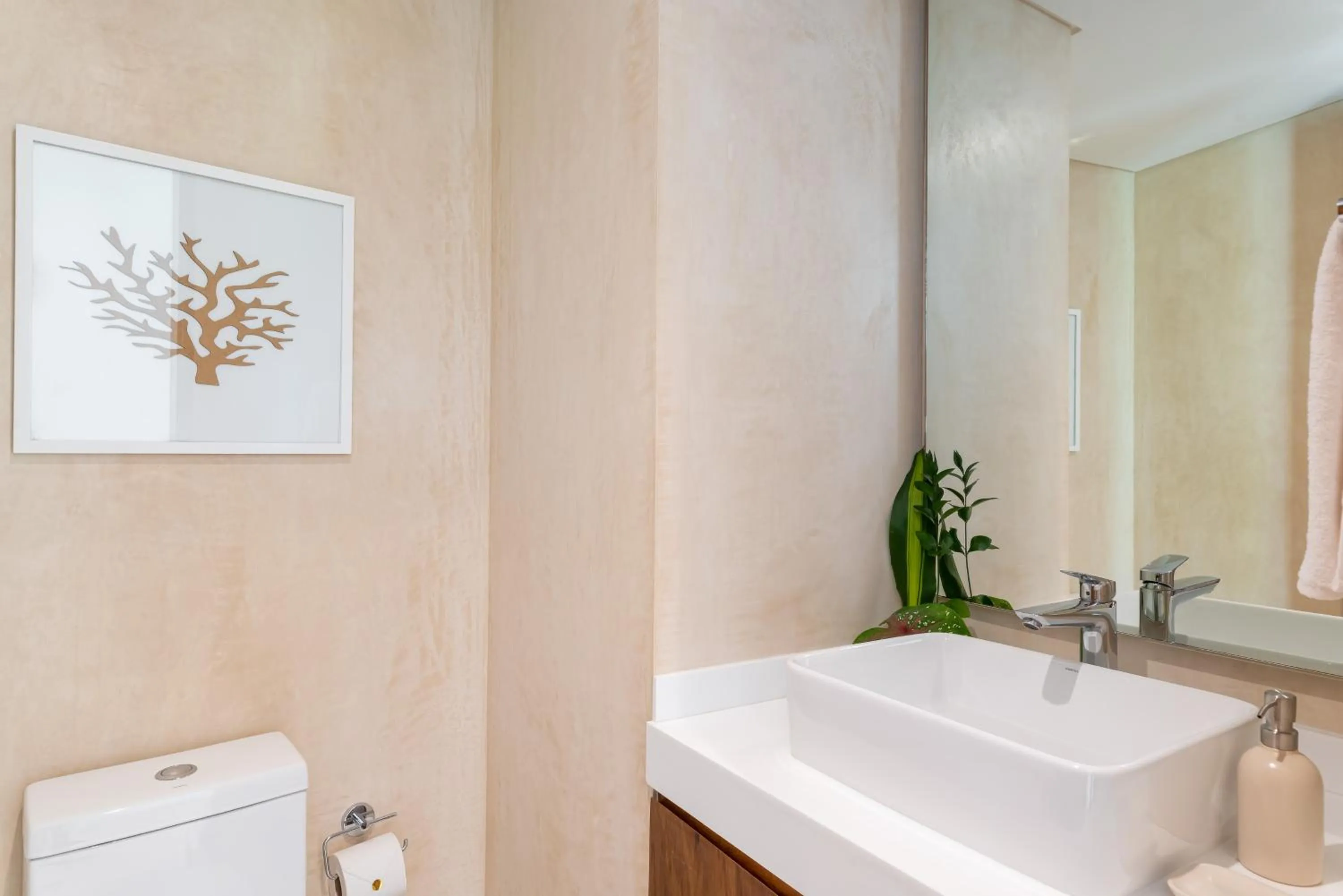 Bathroom in Central Park Lagunas by Sandy Powerful