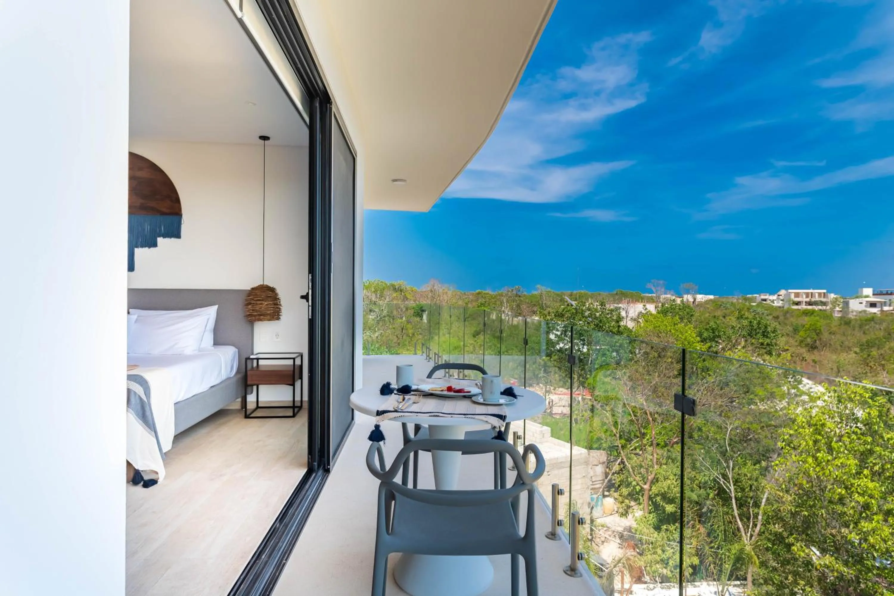 Balcony/Terrace, Bed in Central Park Lagunas by Sandy Powerful