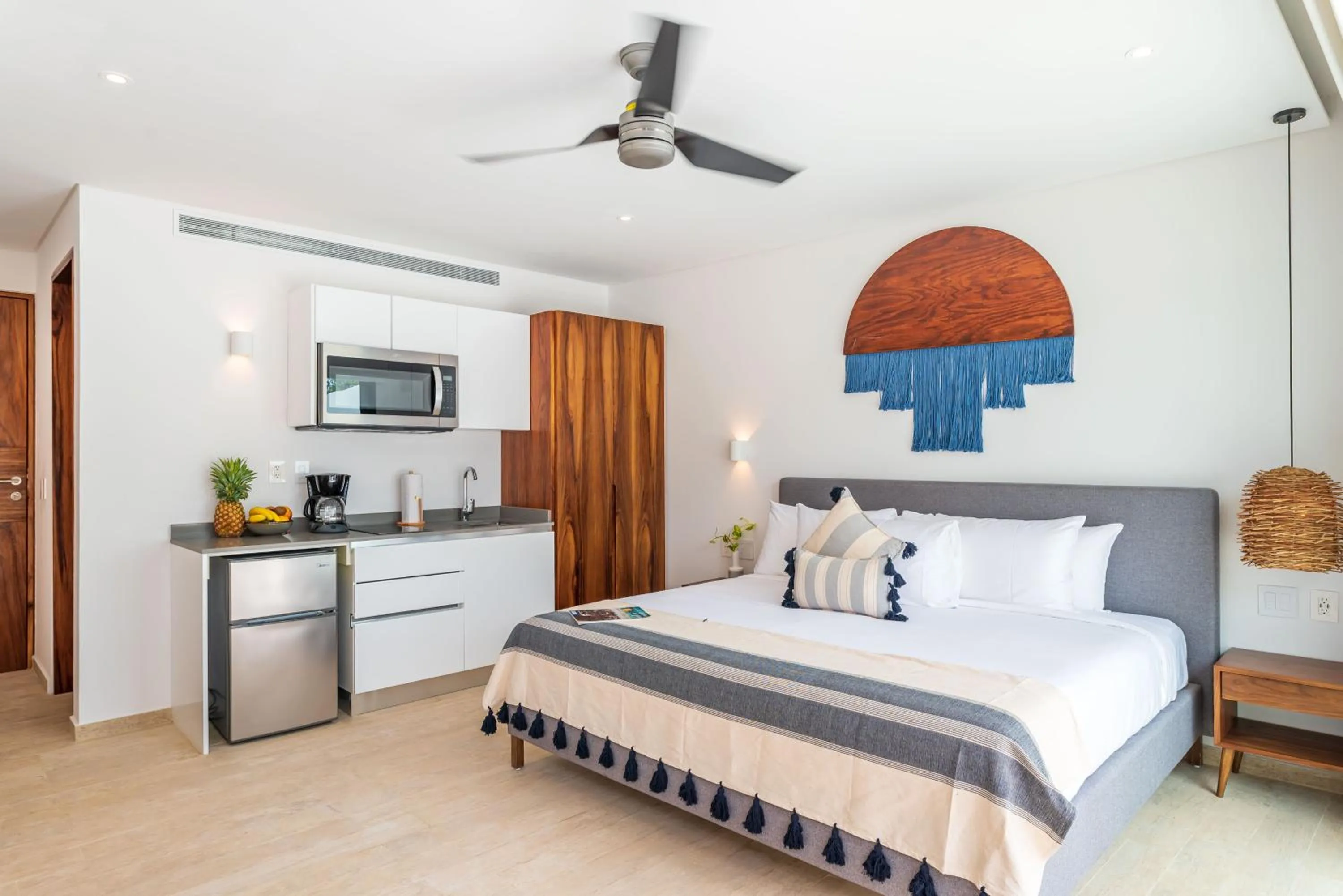 Bedroom, Bed in Central Park Lagunas by Sandy Powerful