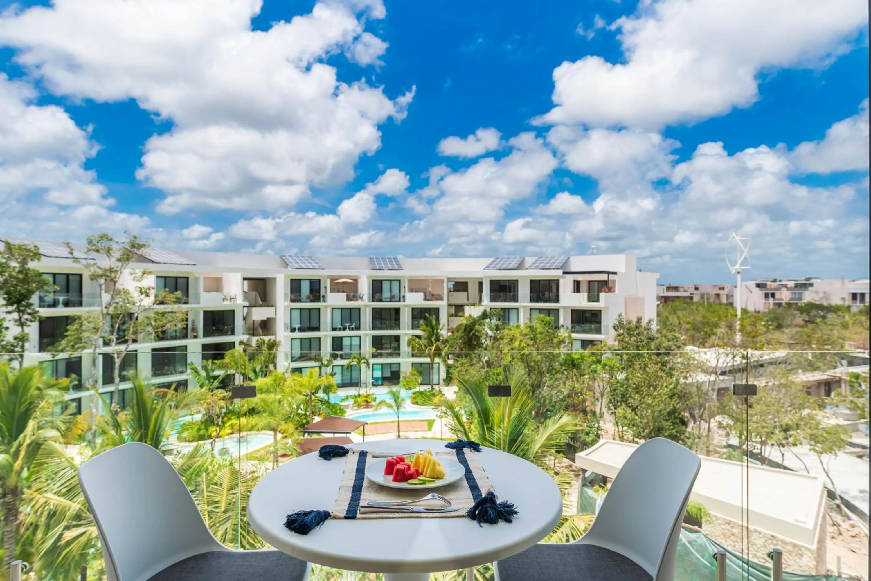 Balcony/Terrace in Central Park Lagunas by Sandy Powerful