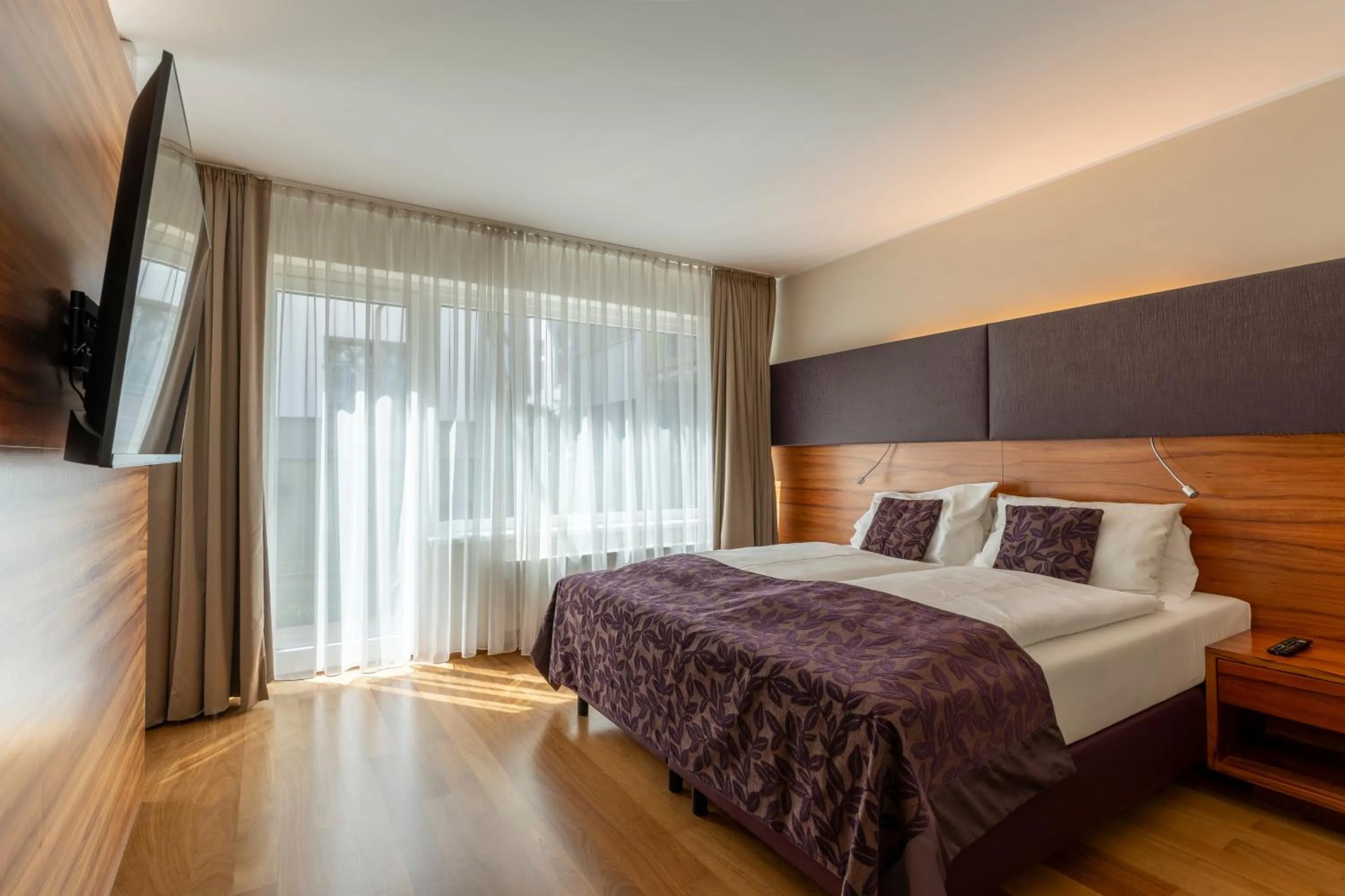 Bedroom, Bed in Pakat Suites