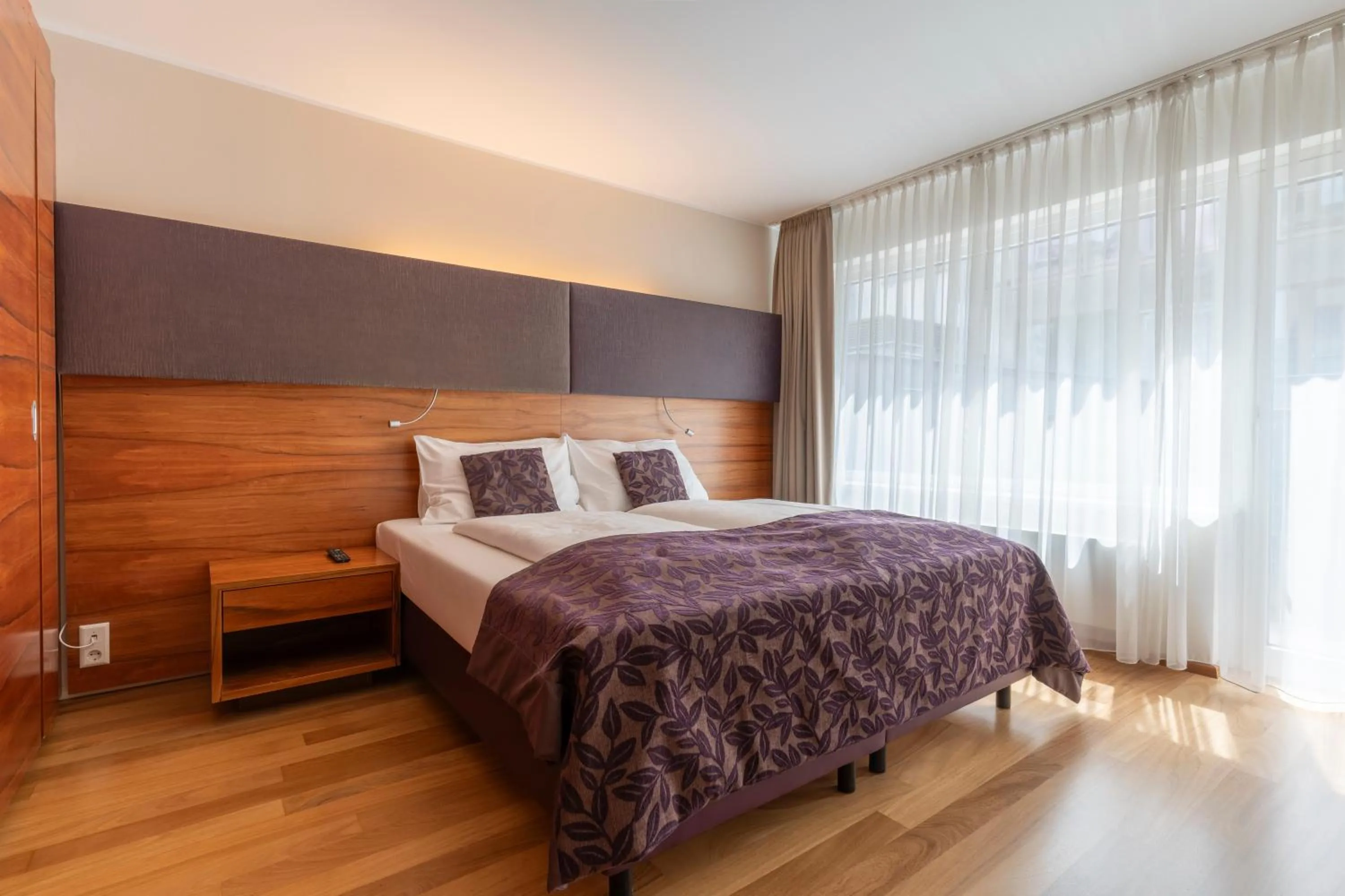 Bedroom, Bed in Pakat Suites