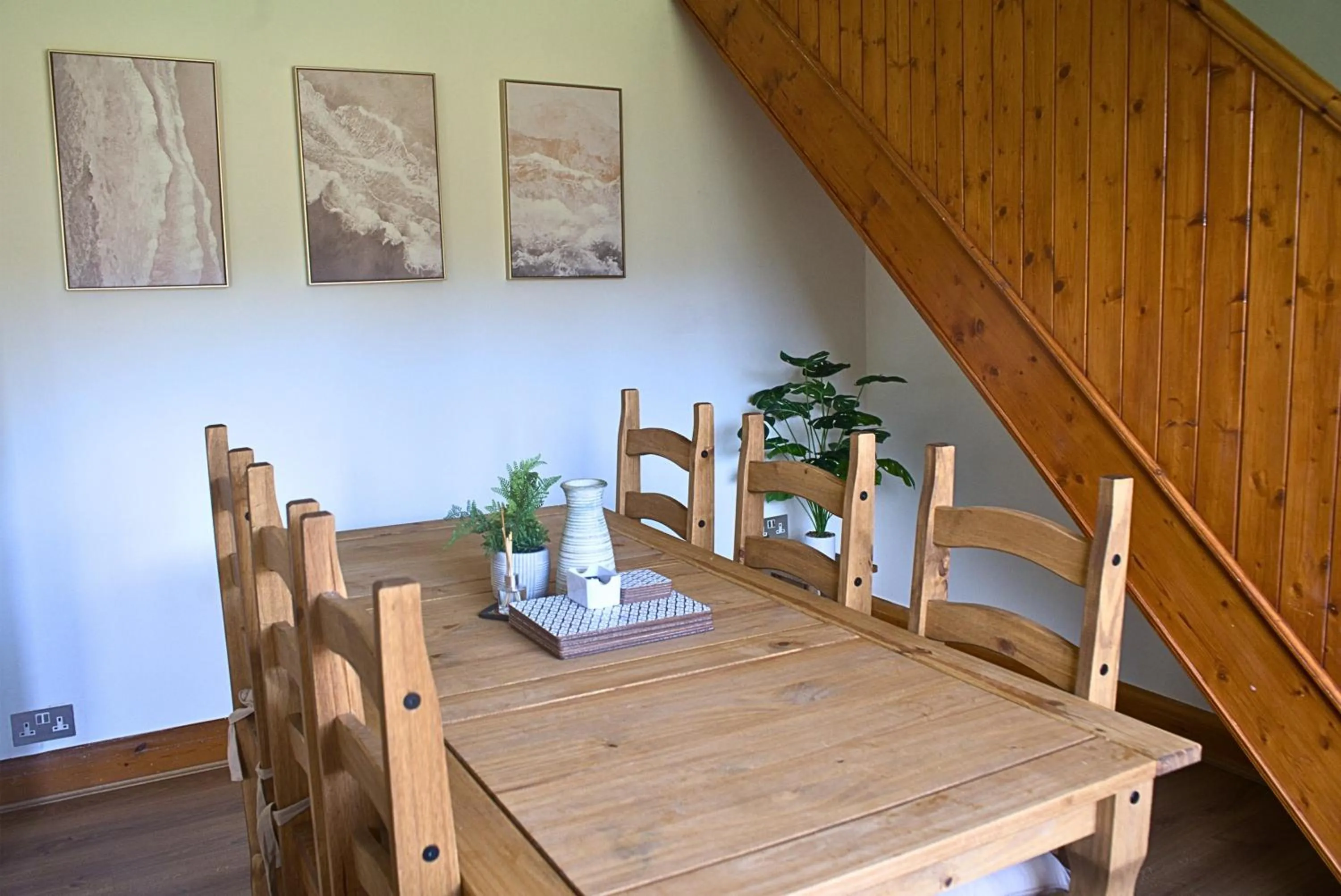 Dining area in Glyndley Manor Cottages