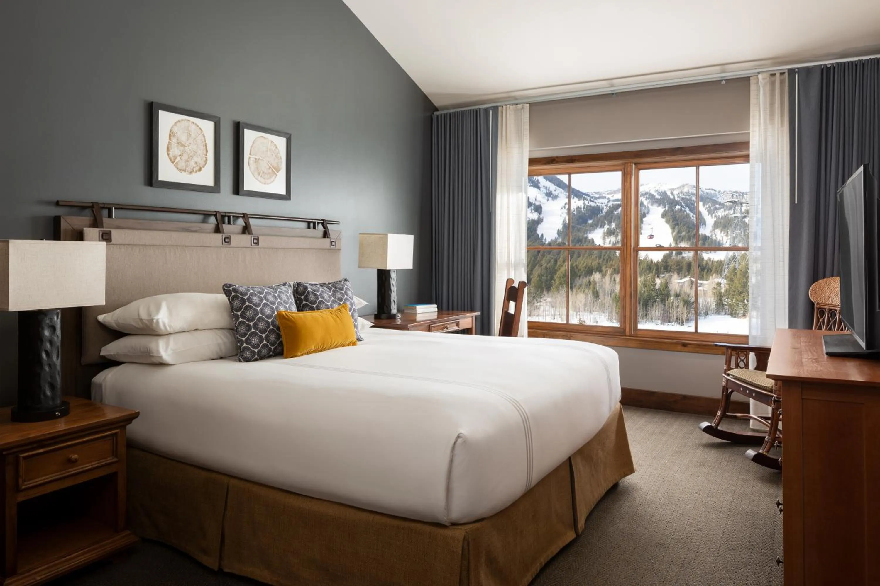 Bed in Teton Mountain Lodge and Spa, a Noble House Resort