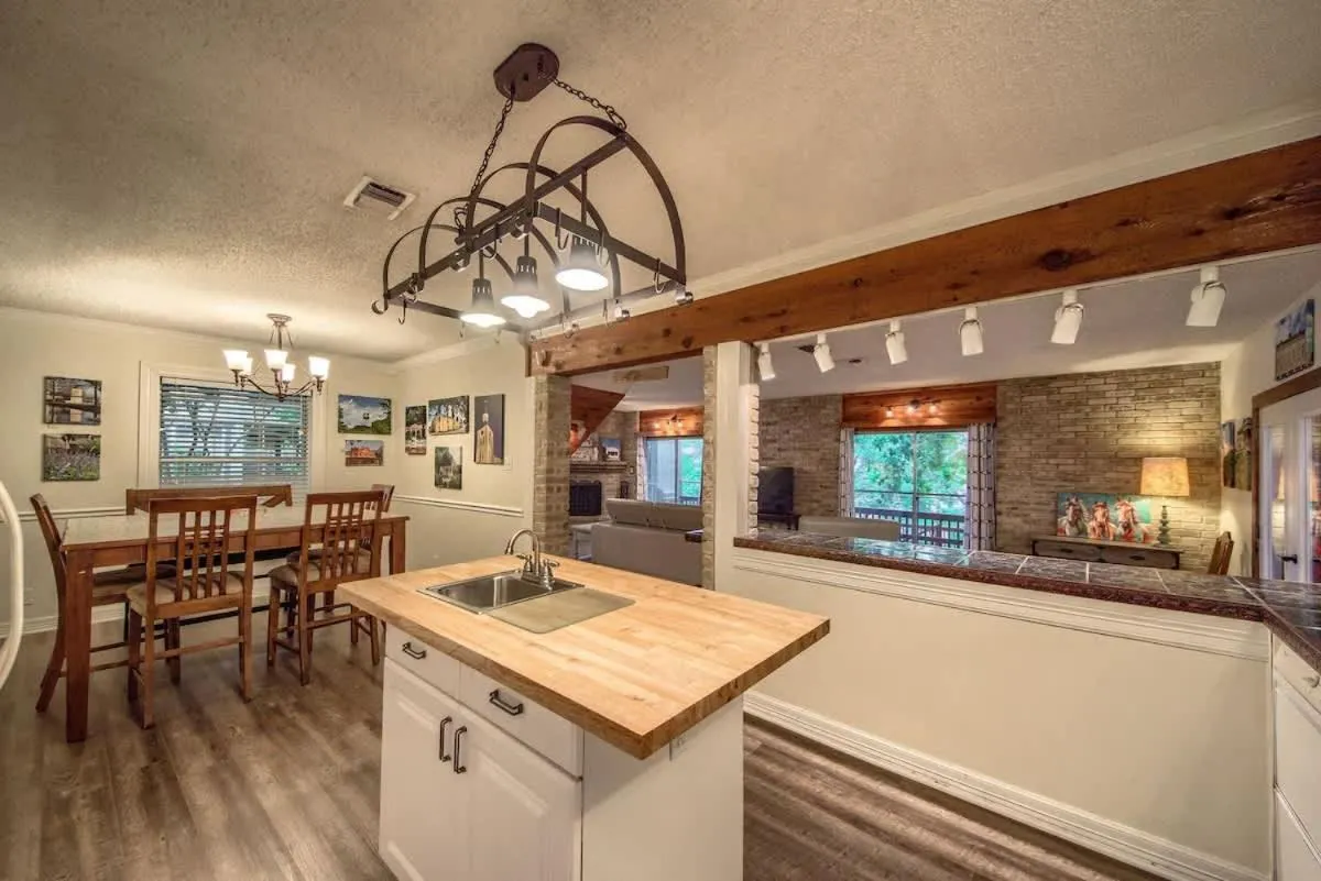 Texas River Haus LD 1683