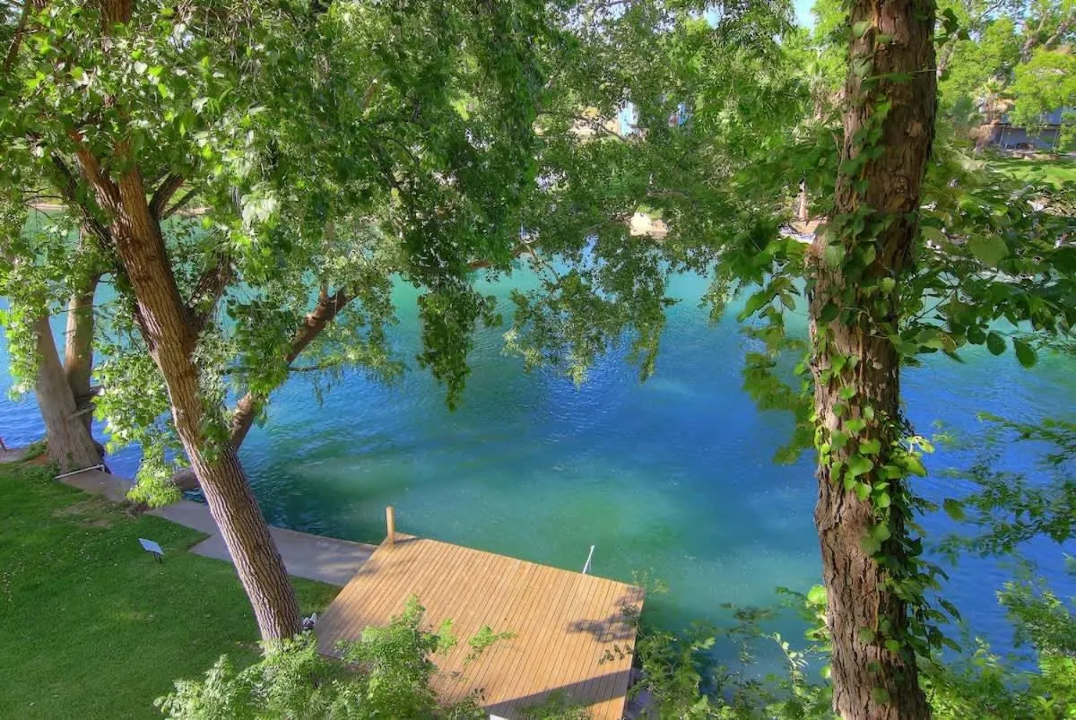 Texas River Haus LD 1683