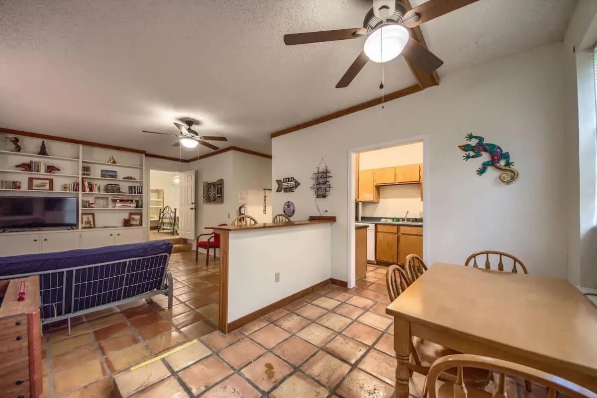 Texas River Haus LD 1683