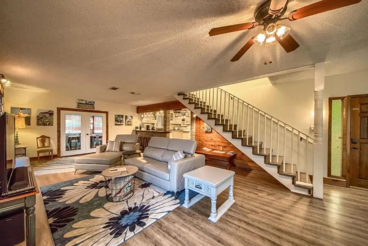 Texas River Haus LD 1683
