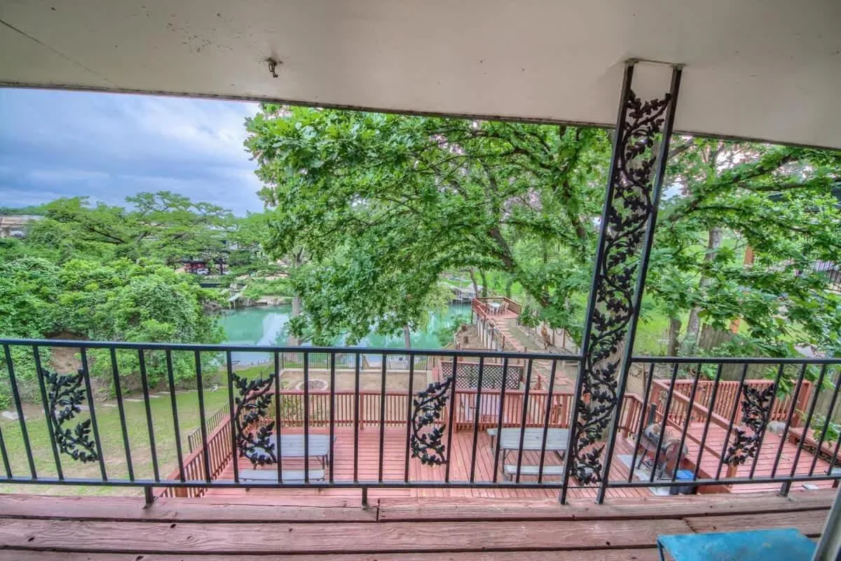 Texas River Haus LD 1683