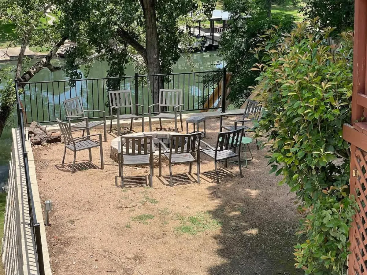 Texas River Haus LD 1683