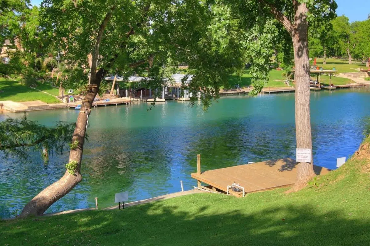 Texas River Haus LD 1683