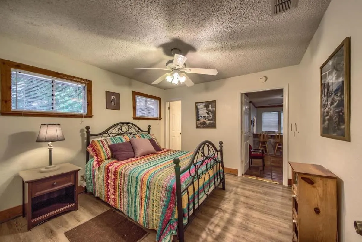 Bed in Texas River Haus LD 1683