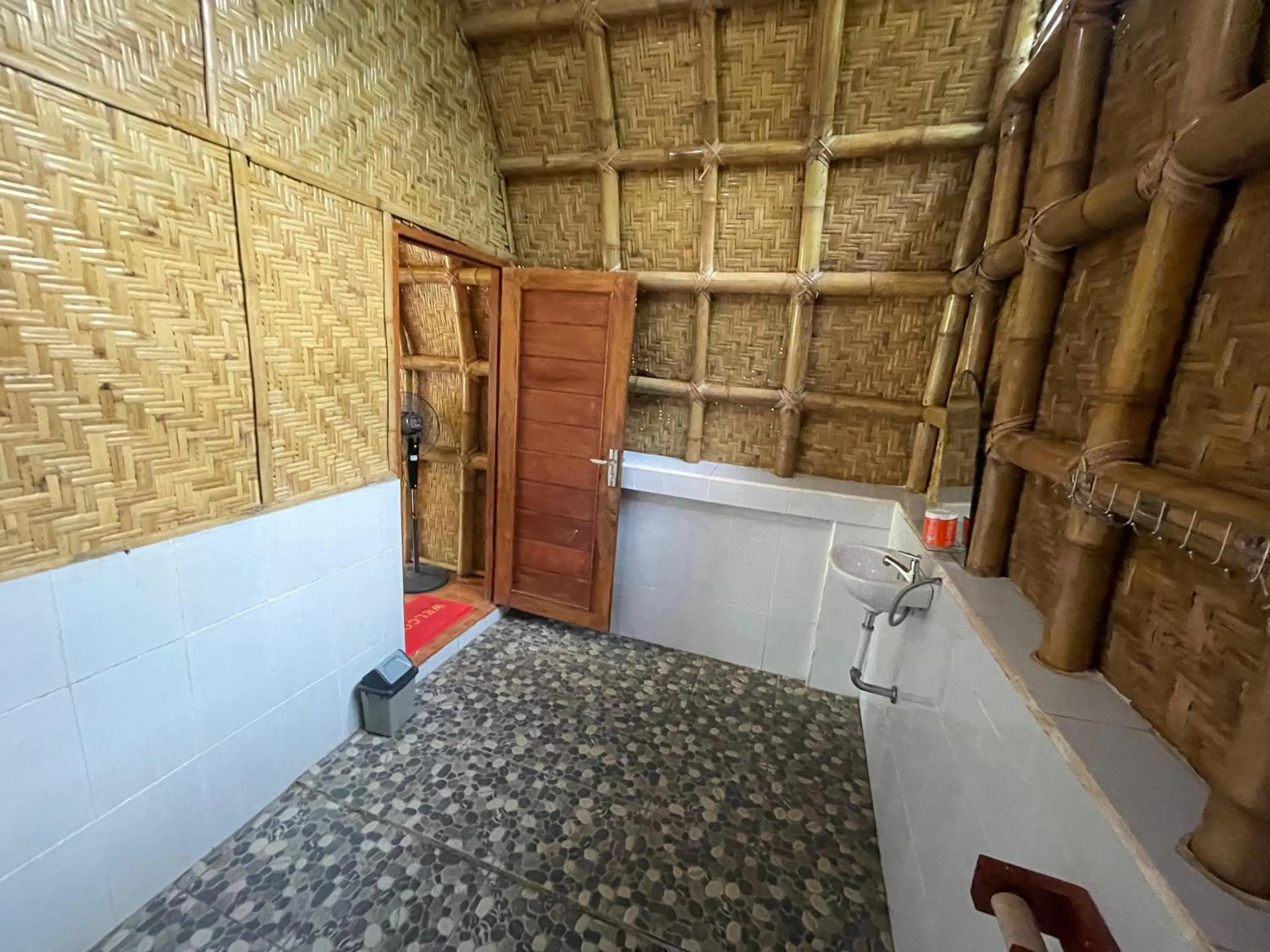 Bathroom in Villa Bambu Rinjani & Restaurant