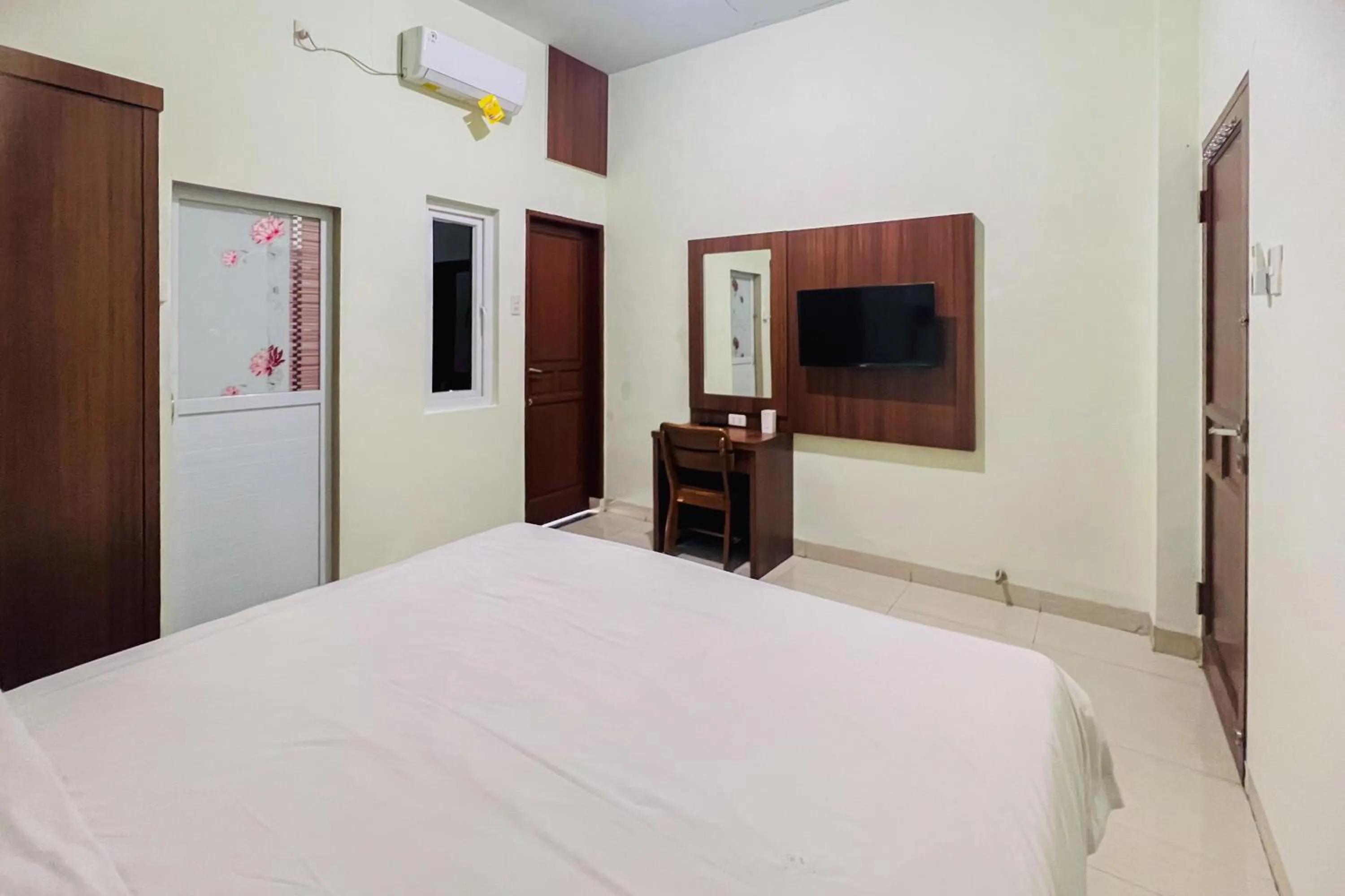 Bedroom, Bed in Teratai Residence RedPartner
