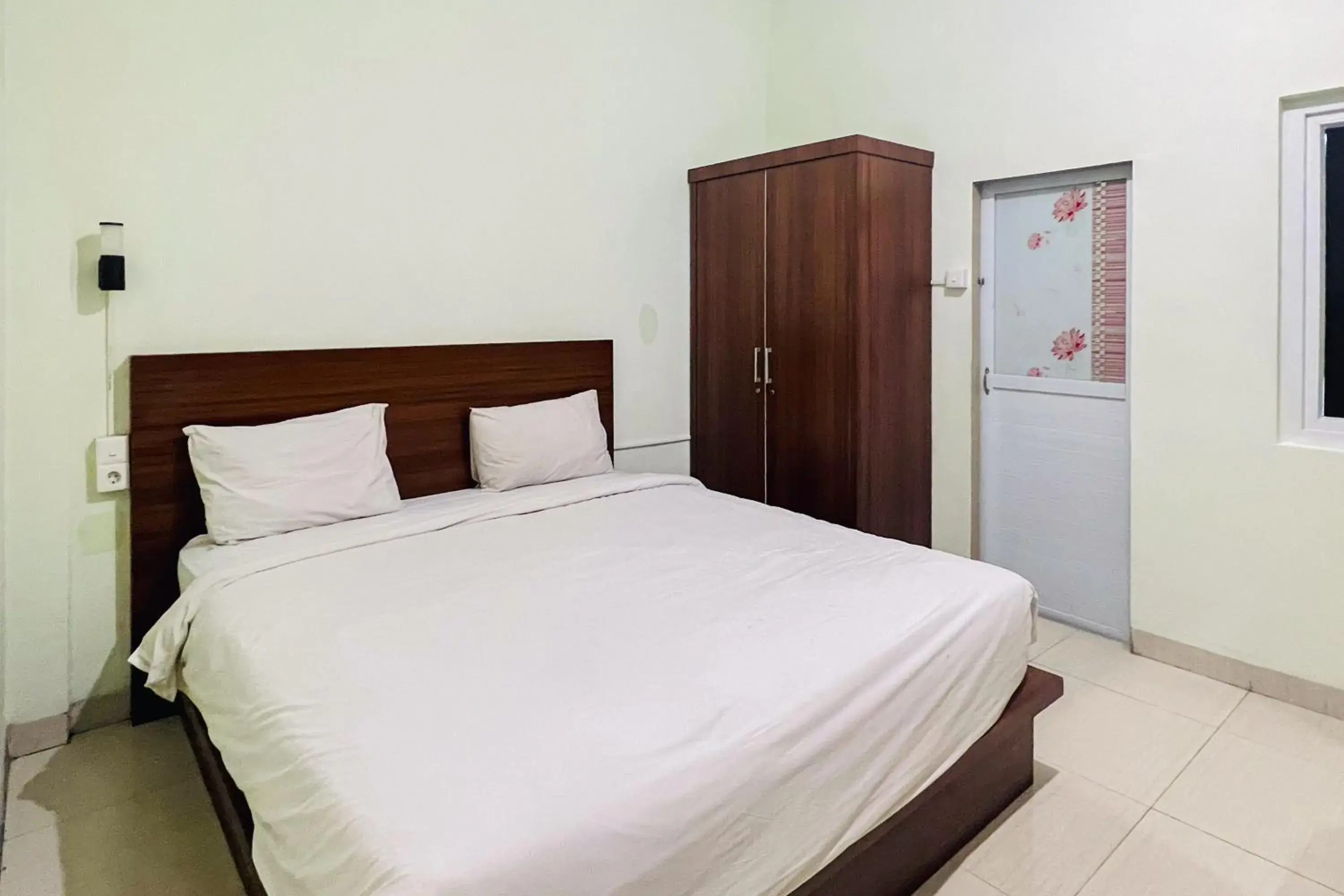 Bedroom, Bed in Teratai Residence RedPartner Bedroom, Bed in Teratai Residence RedPartner