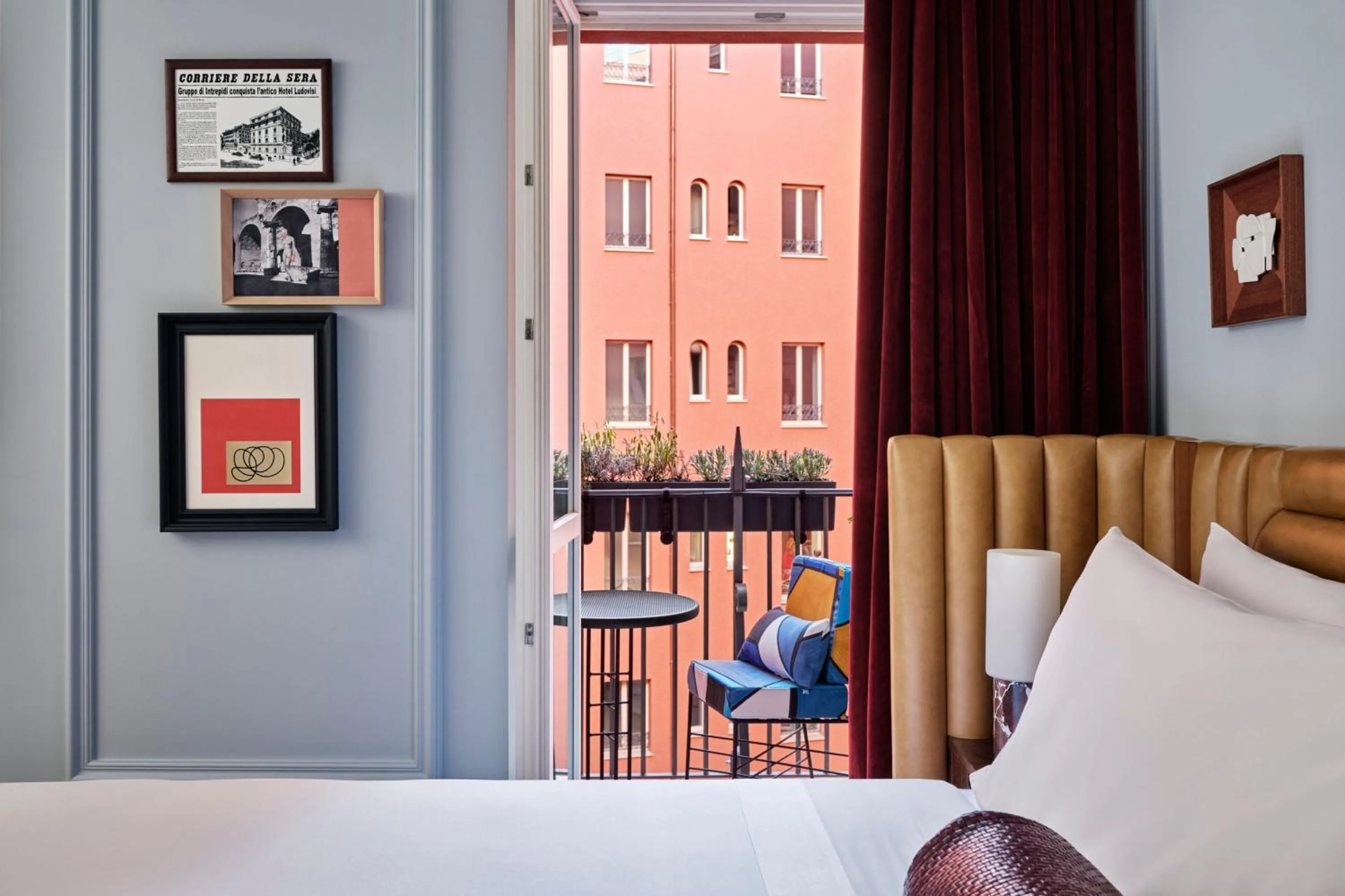 Photo of the whole room, Bed in W Rome