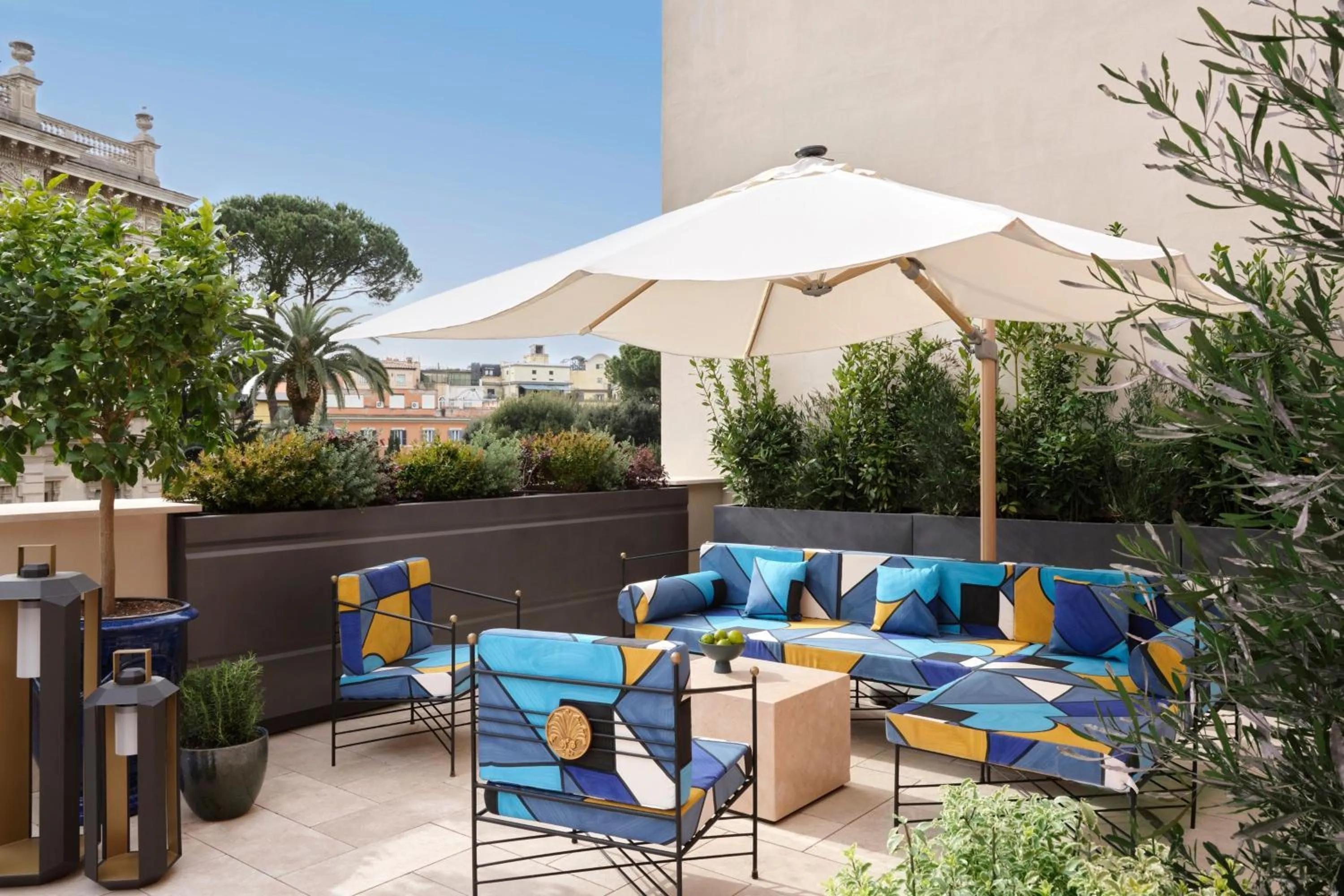 Photo of the whole room in W Rome