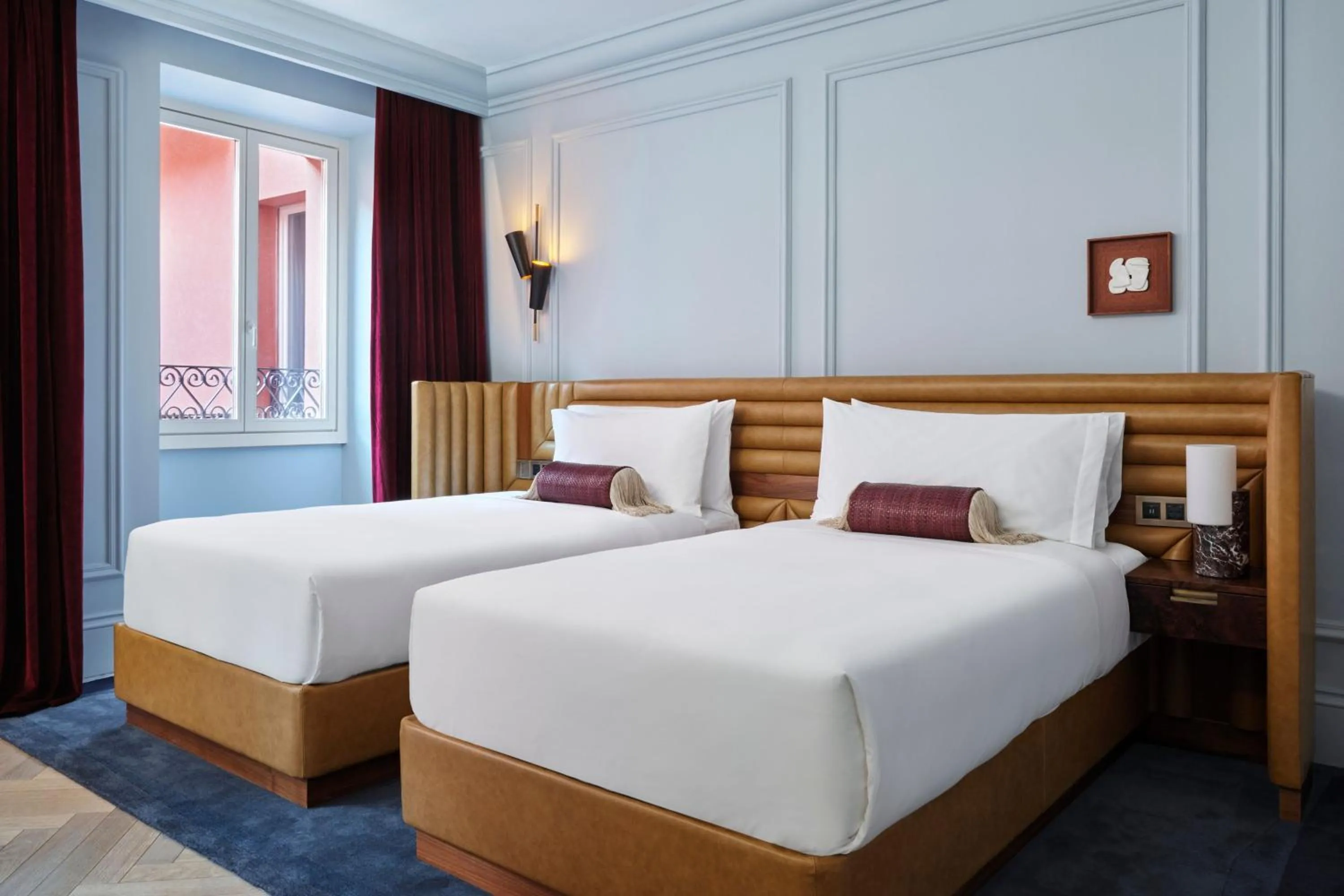 Photo of the whole room, Bed in W Rome