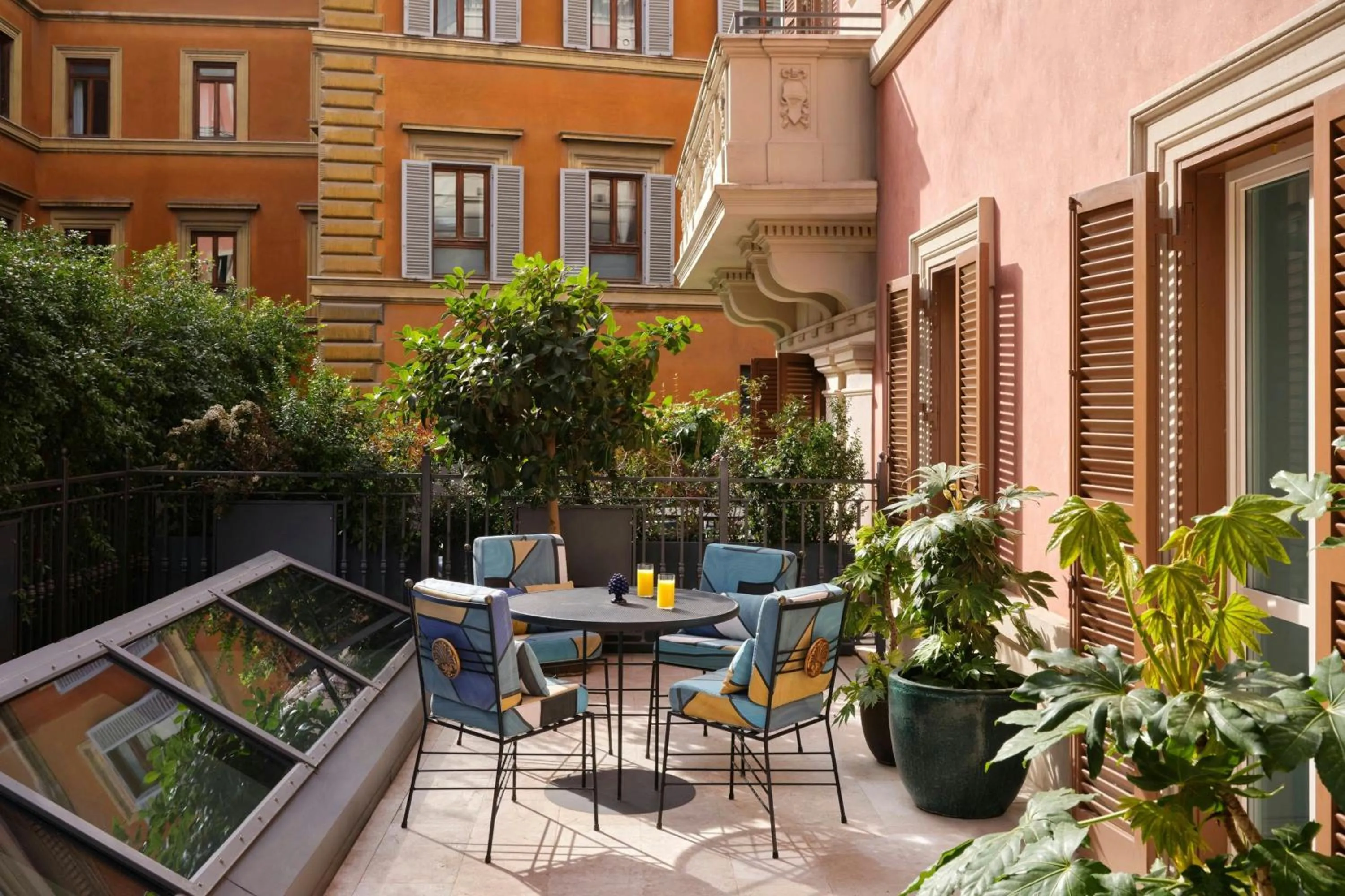 Photo of the whole room in W Rome