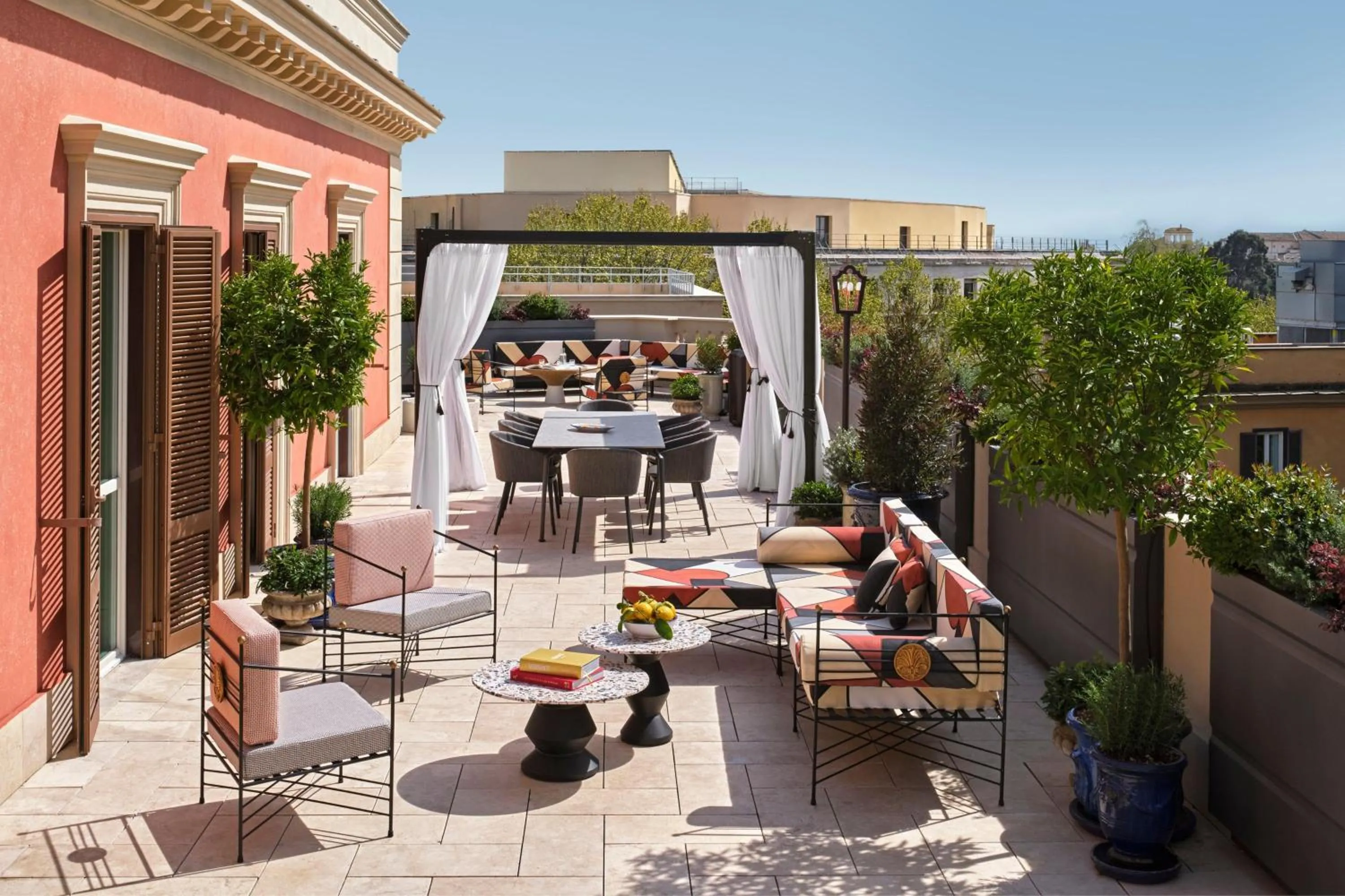 Photo of the whole room in W Rome