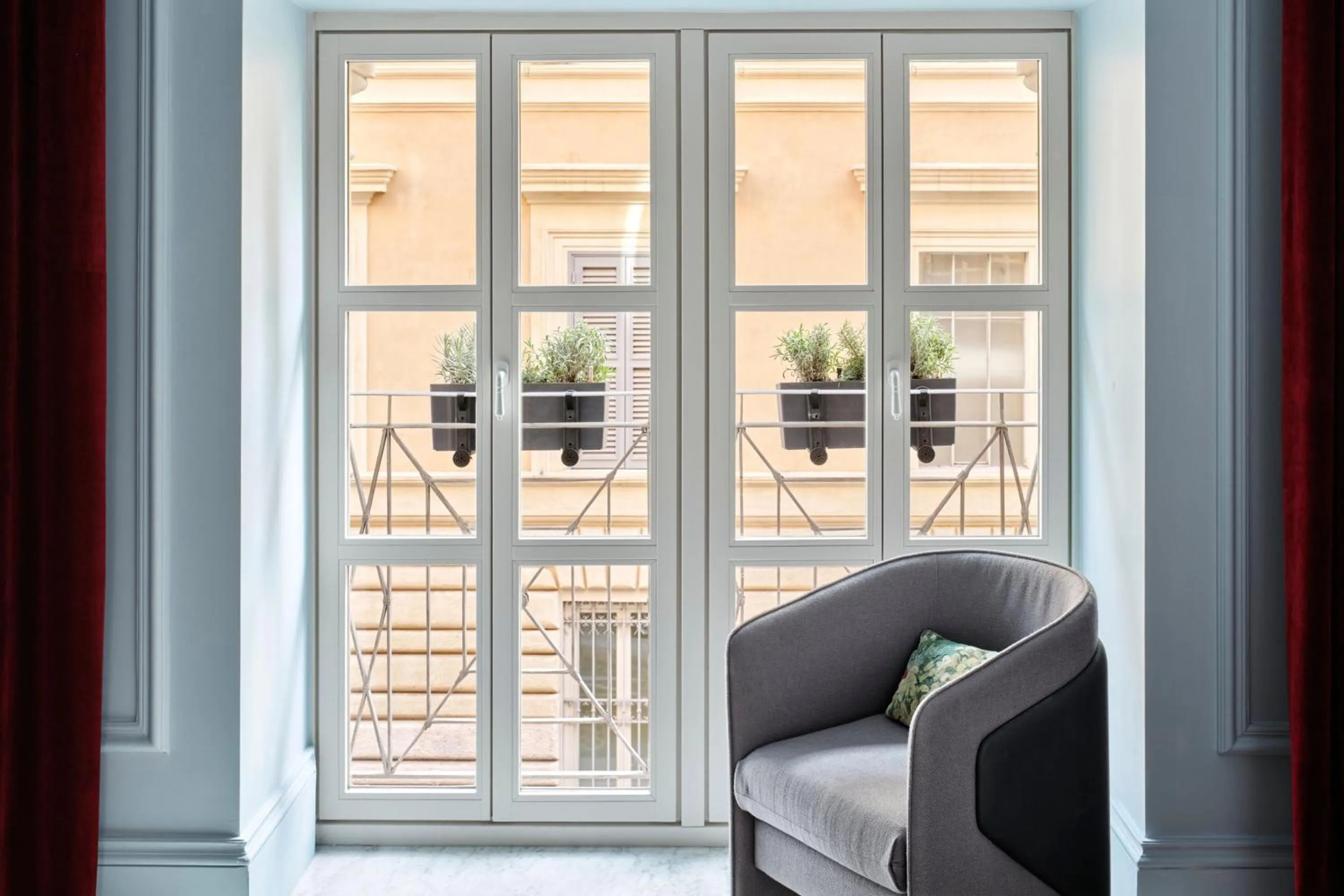 Photo of the whole room in W Rome