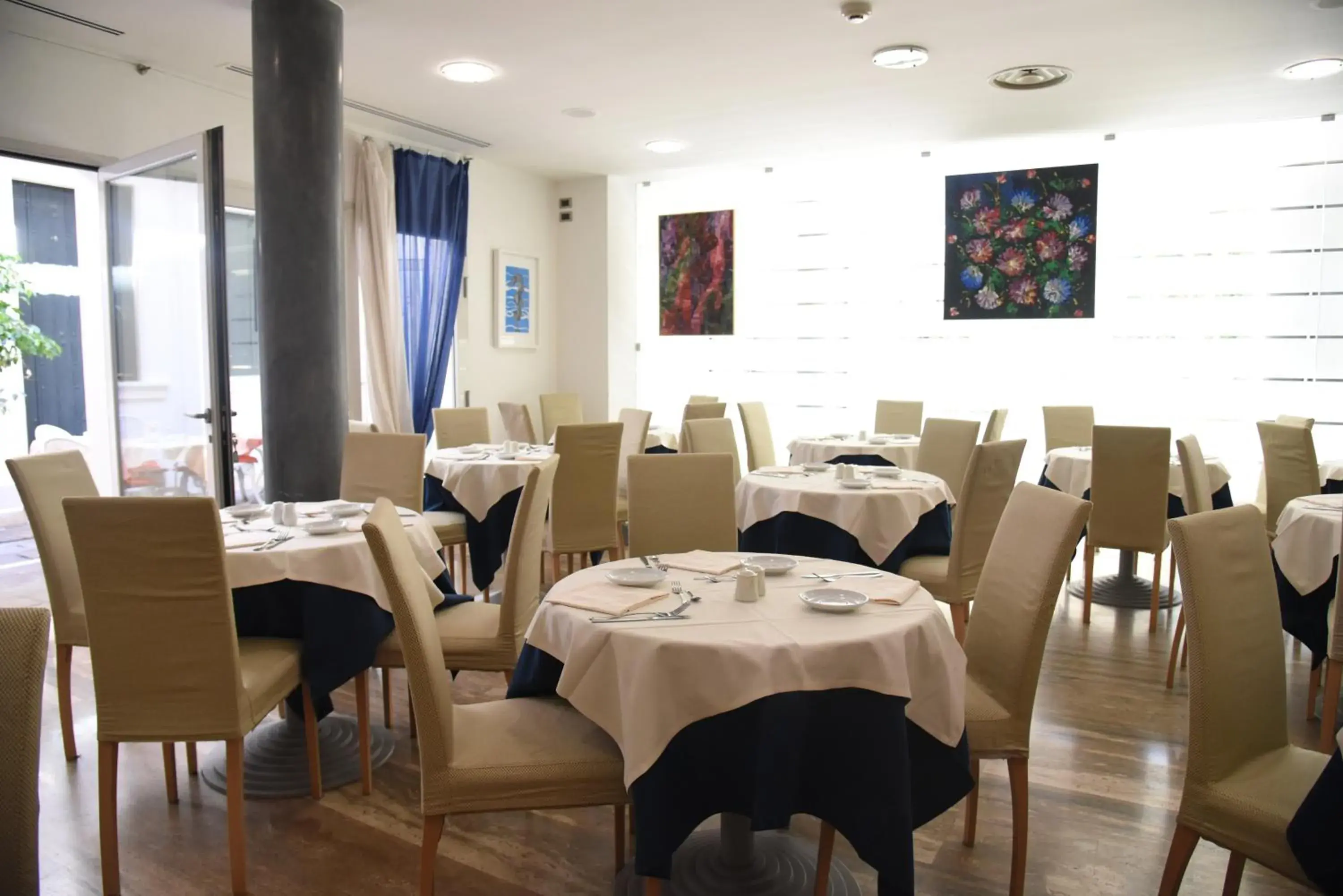 Restaurant/places to eat in HOTEL DUCA D'AOSTA Restaurant/places to eat in HOTEL DUCA D'AOSTA