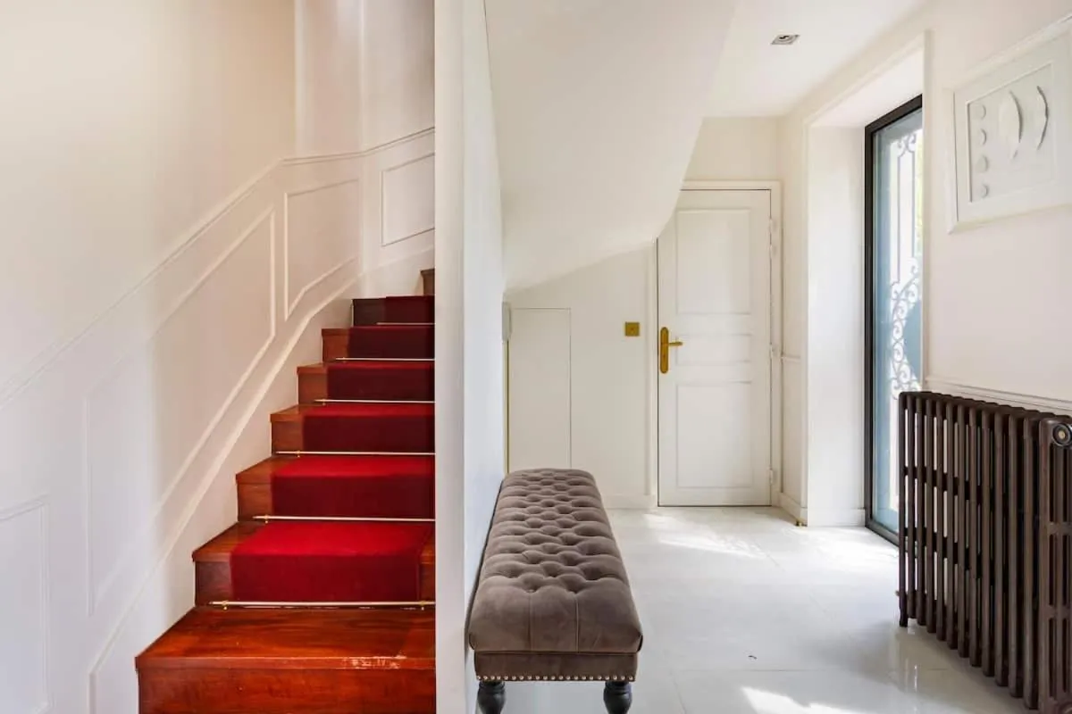 Decorative detail in Le Château d Hardricourt