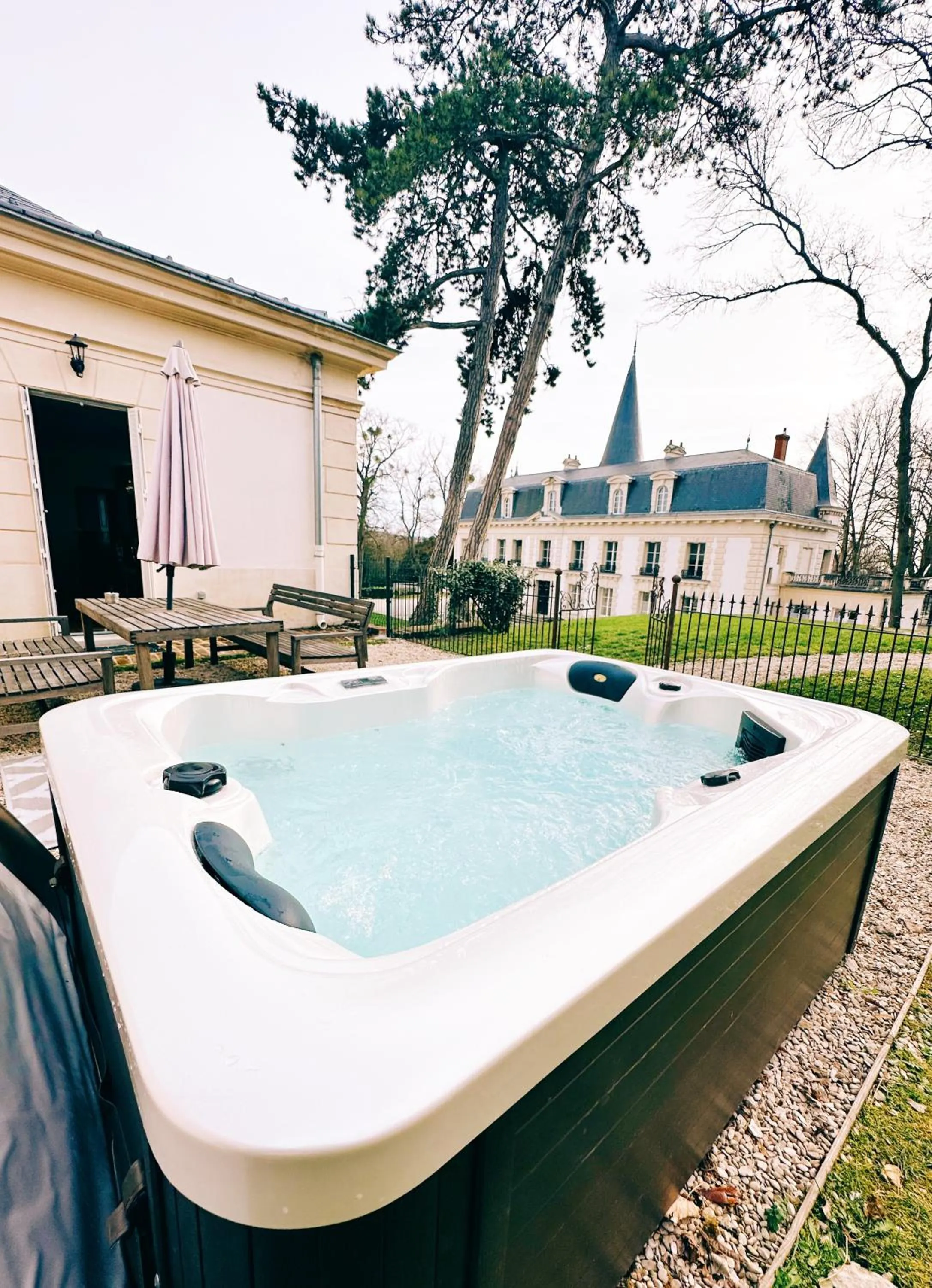 Le Château d Hardricourt