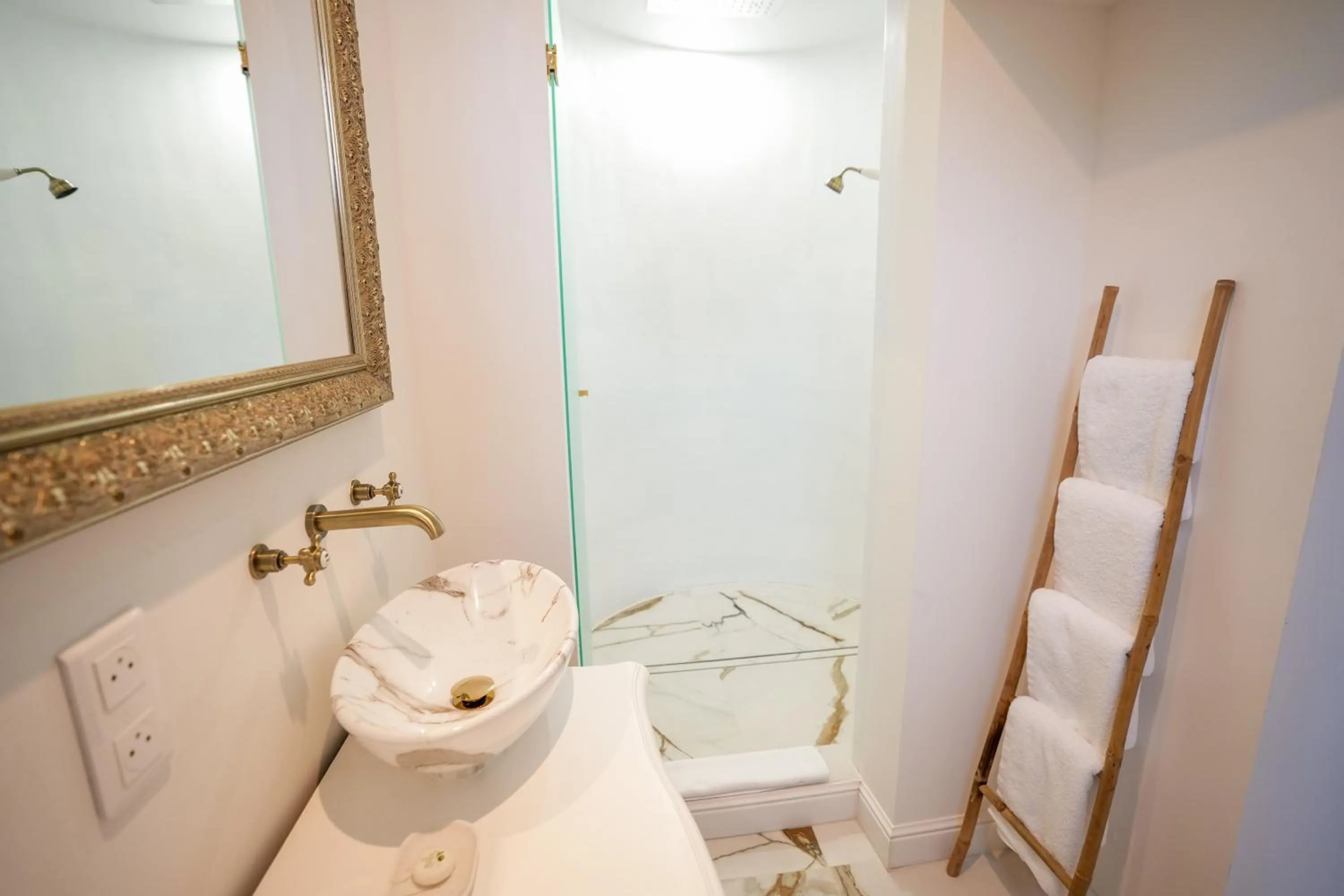 Le Château d Hardricourt