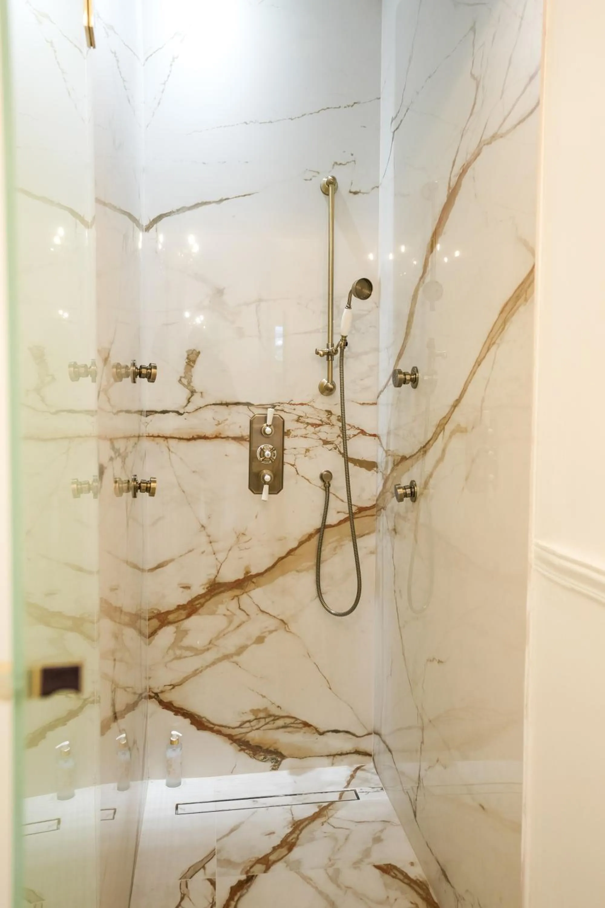 Le Château d Hardricourt