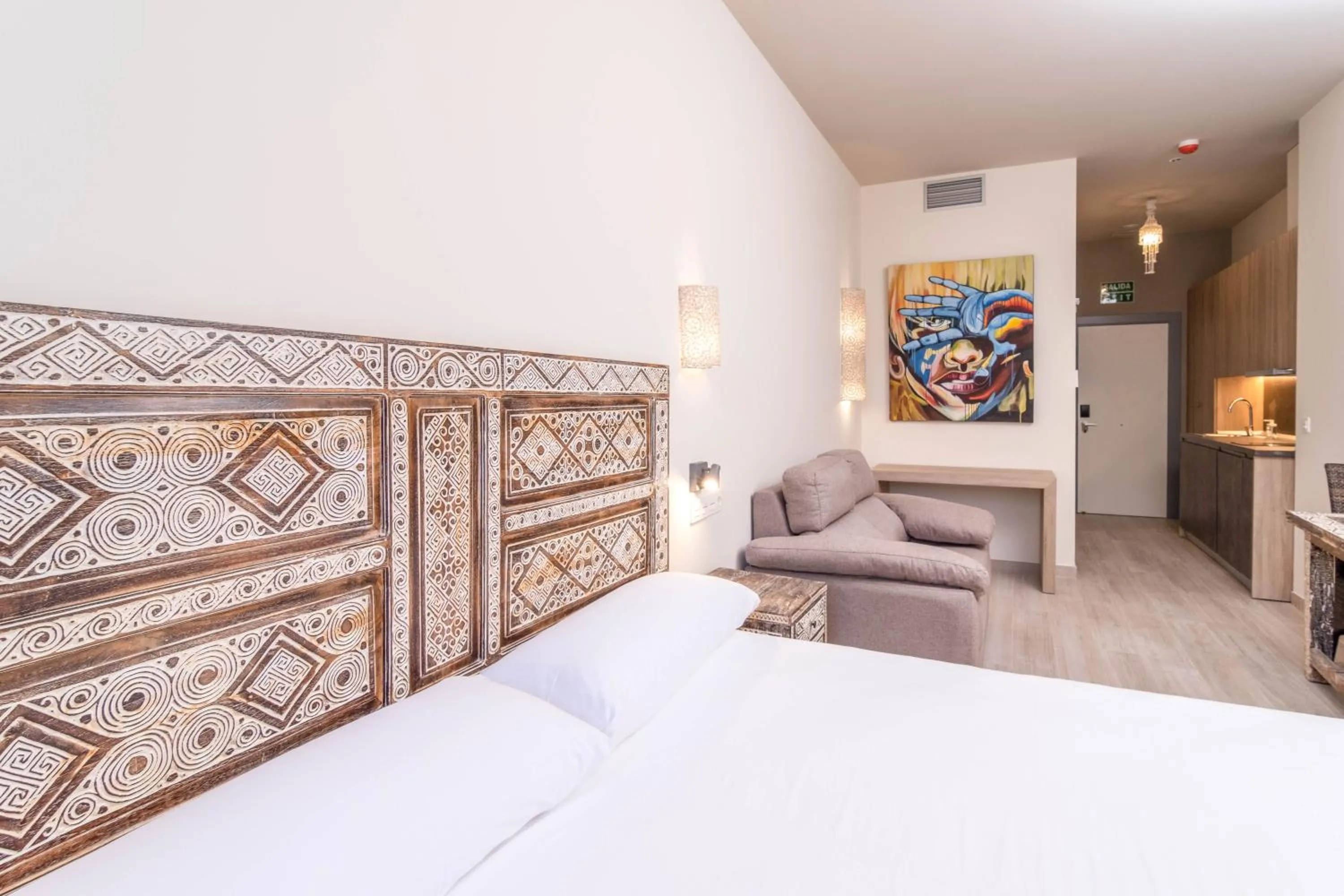 Bedroom, Bed in Tarifa Suites by QHotels