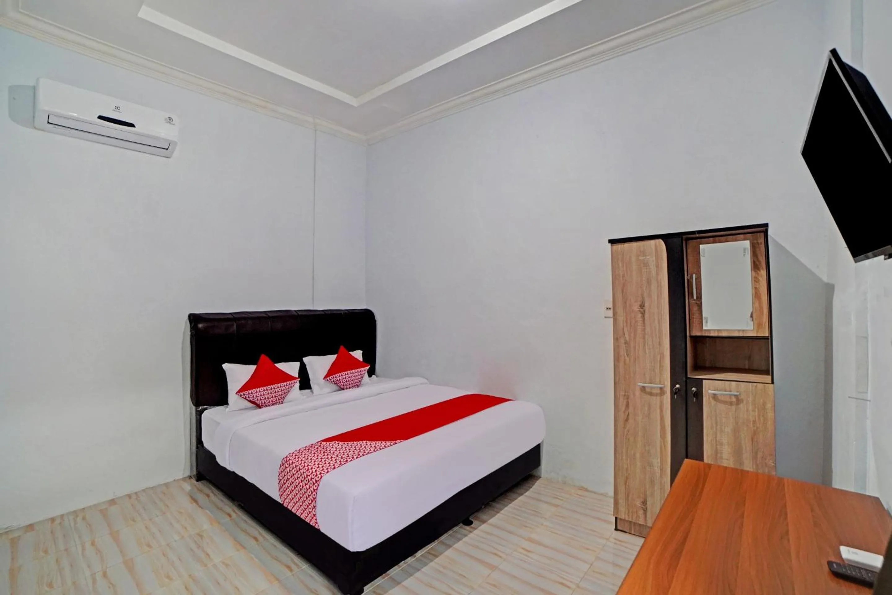 Bedroom, Bed in Hotel O Madina Residence Syariah