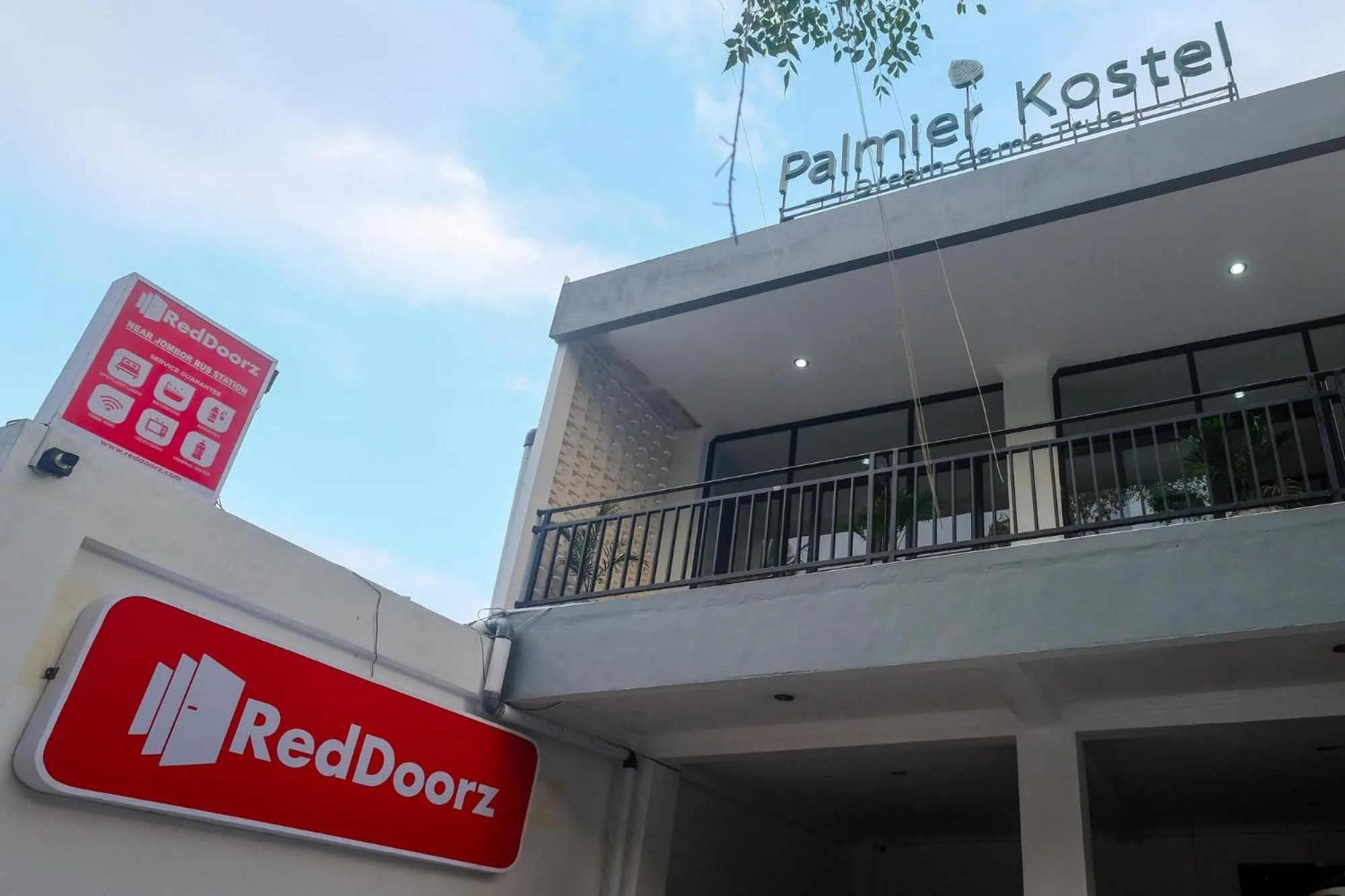 Property building in RedDoorz near Sleman City Hall Yogyakarta