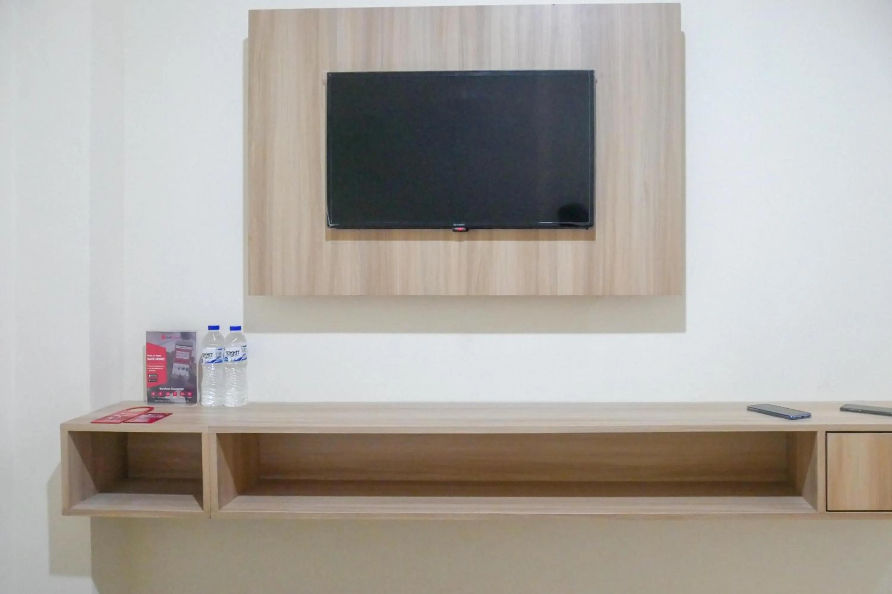 TV and multimedia in RedDoorz near Sleman City Hall Yogyakarta