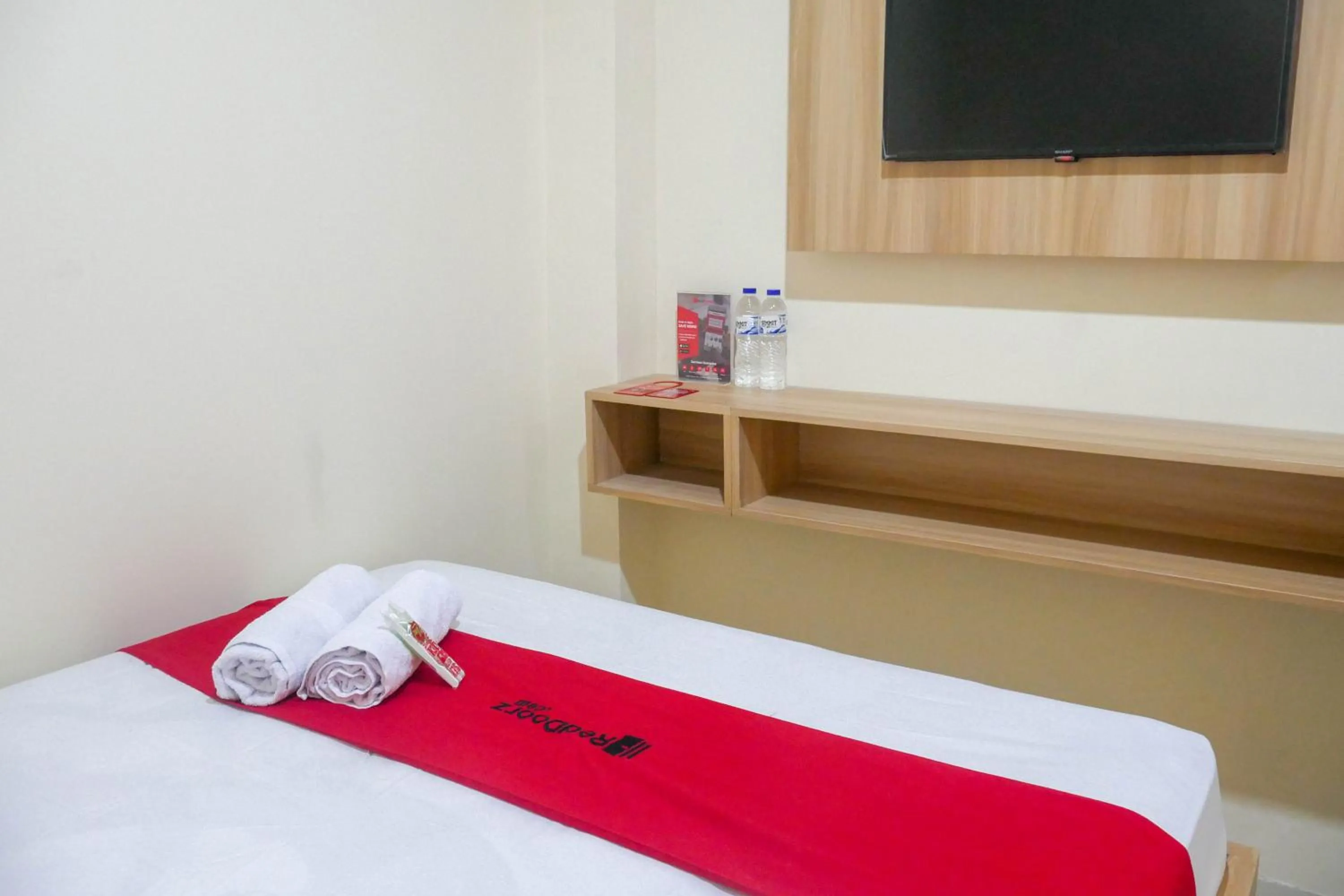 Bed in RedDoorz near Sleman City Hall Yogyakarta