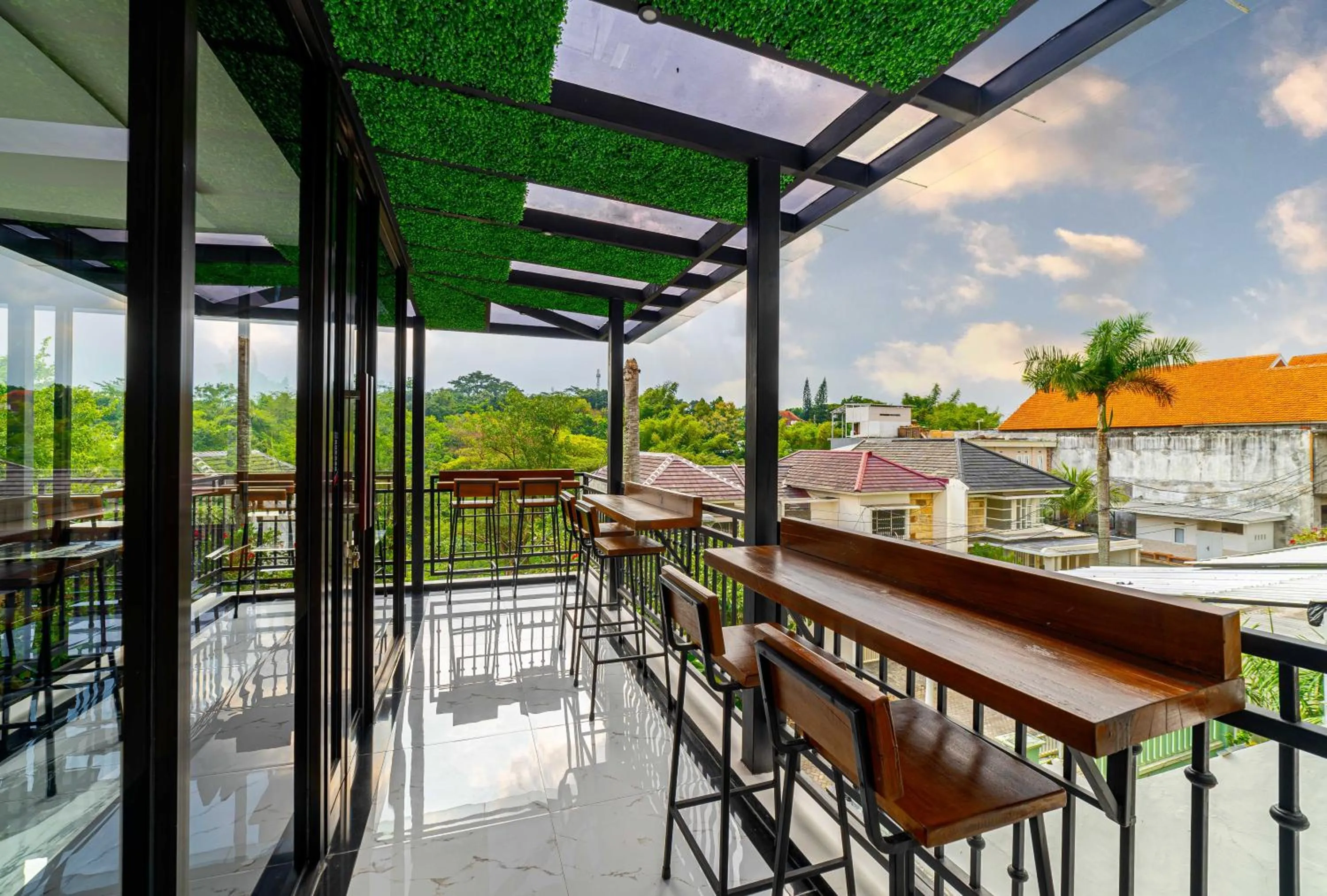 Restaurant/places to eat in Tree Homestay Mitra RedDoorz