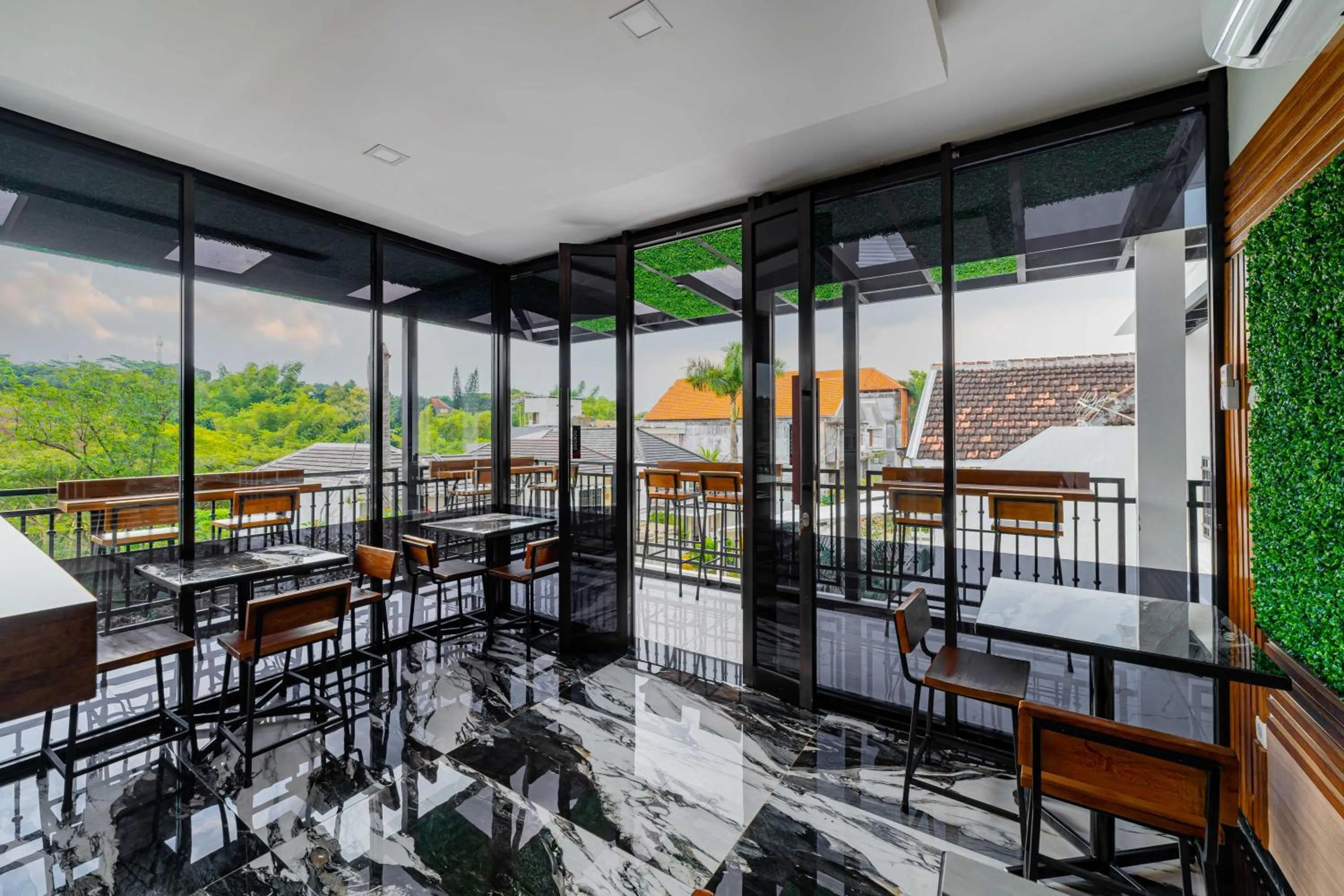 Balcony/Terrace in Tree Homestay Mitra RedDoorz