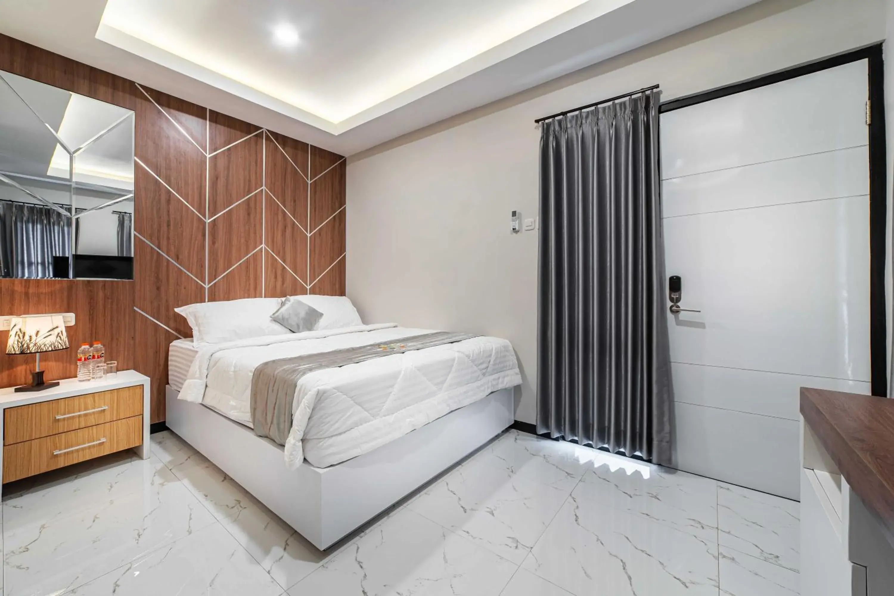 Deluxe Room in Tree Homestay Mitra RedDoorz Deluxe Room in Tree Homestay Mitra RedDoorz