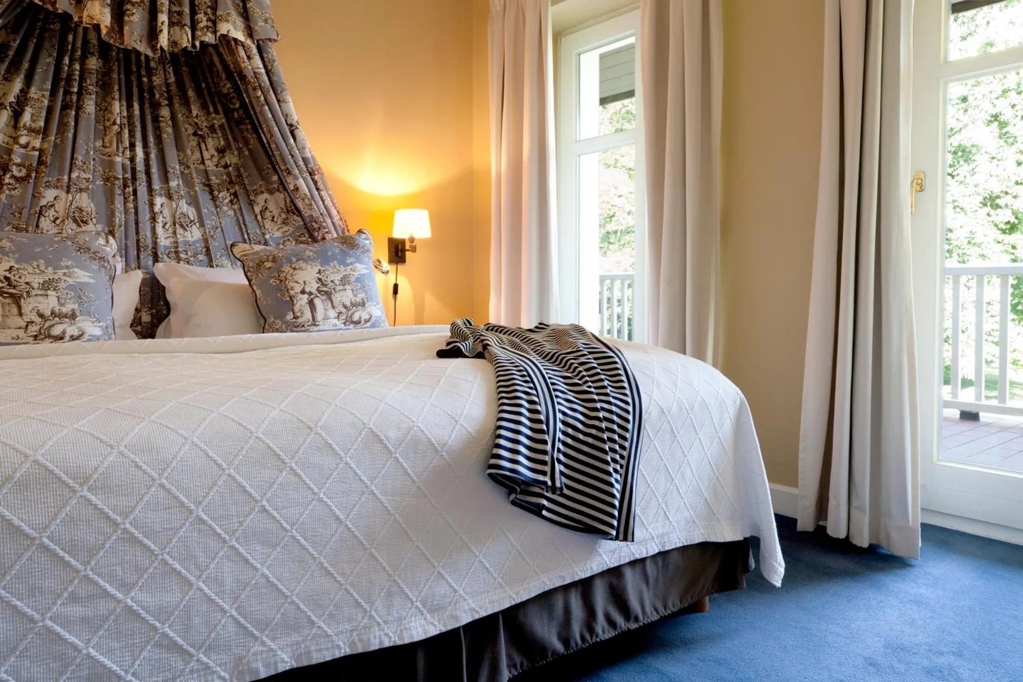 Bed in Relais & Châteaux Gutshaus Stolpe