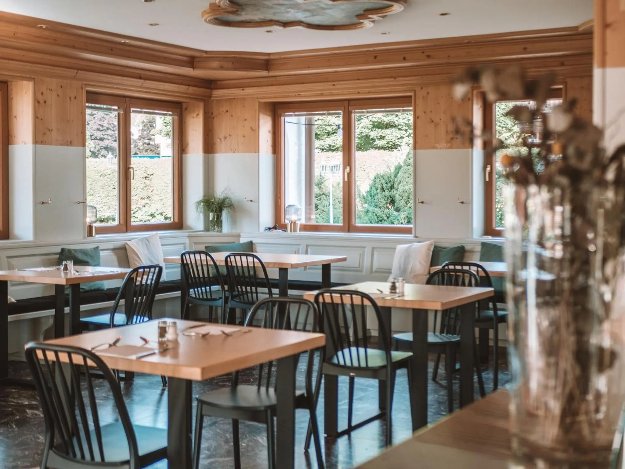 Restaurant/places to eat in LEDA AM ECK