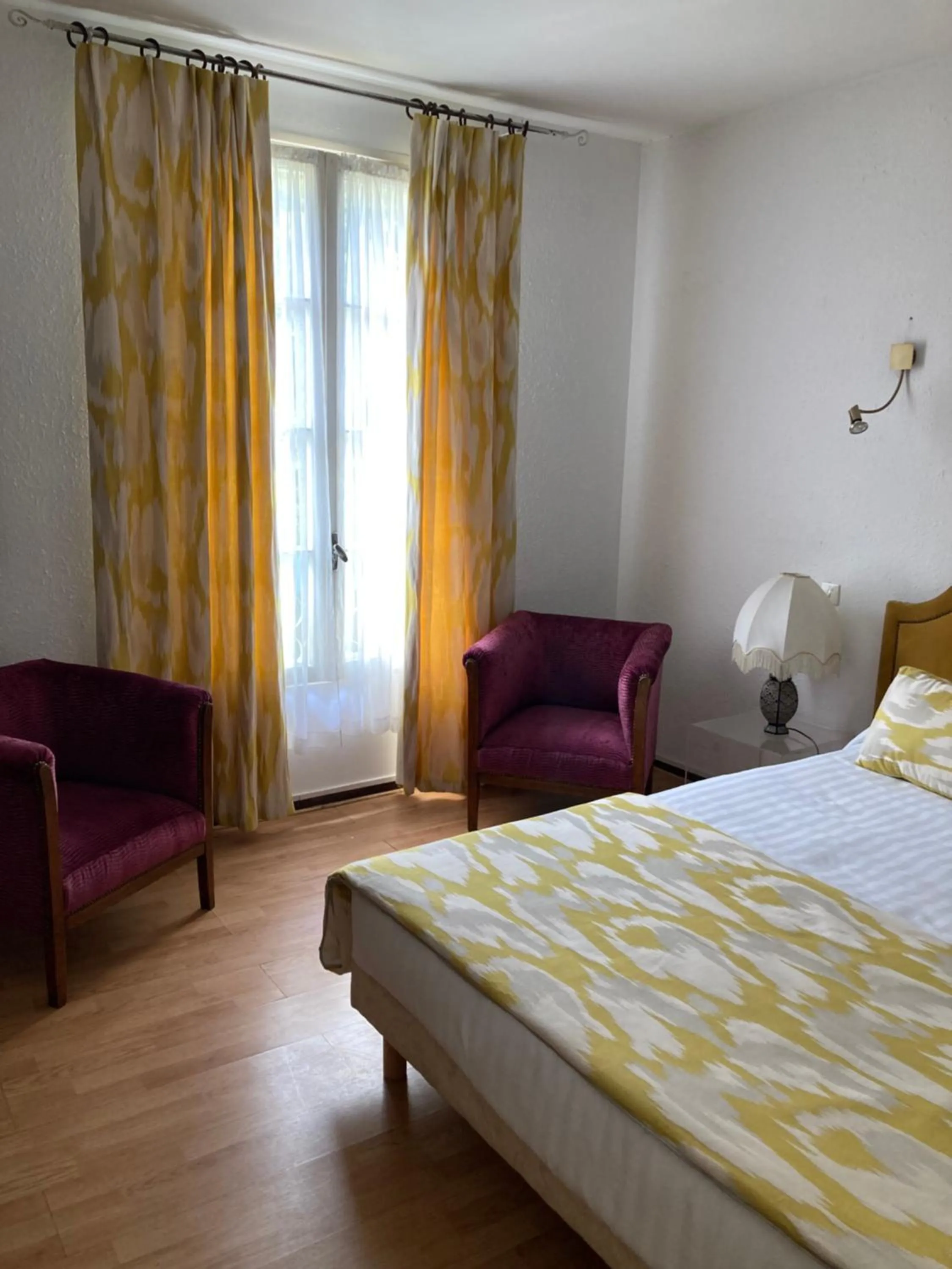 Photo of the whole room, Bed in Le Grand Paris