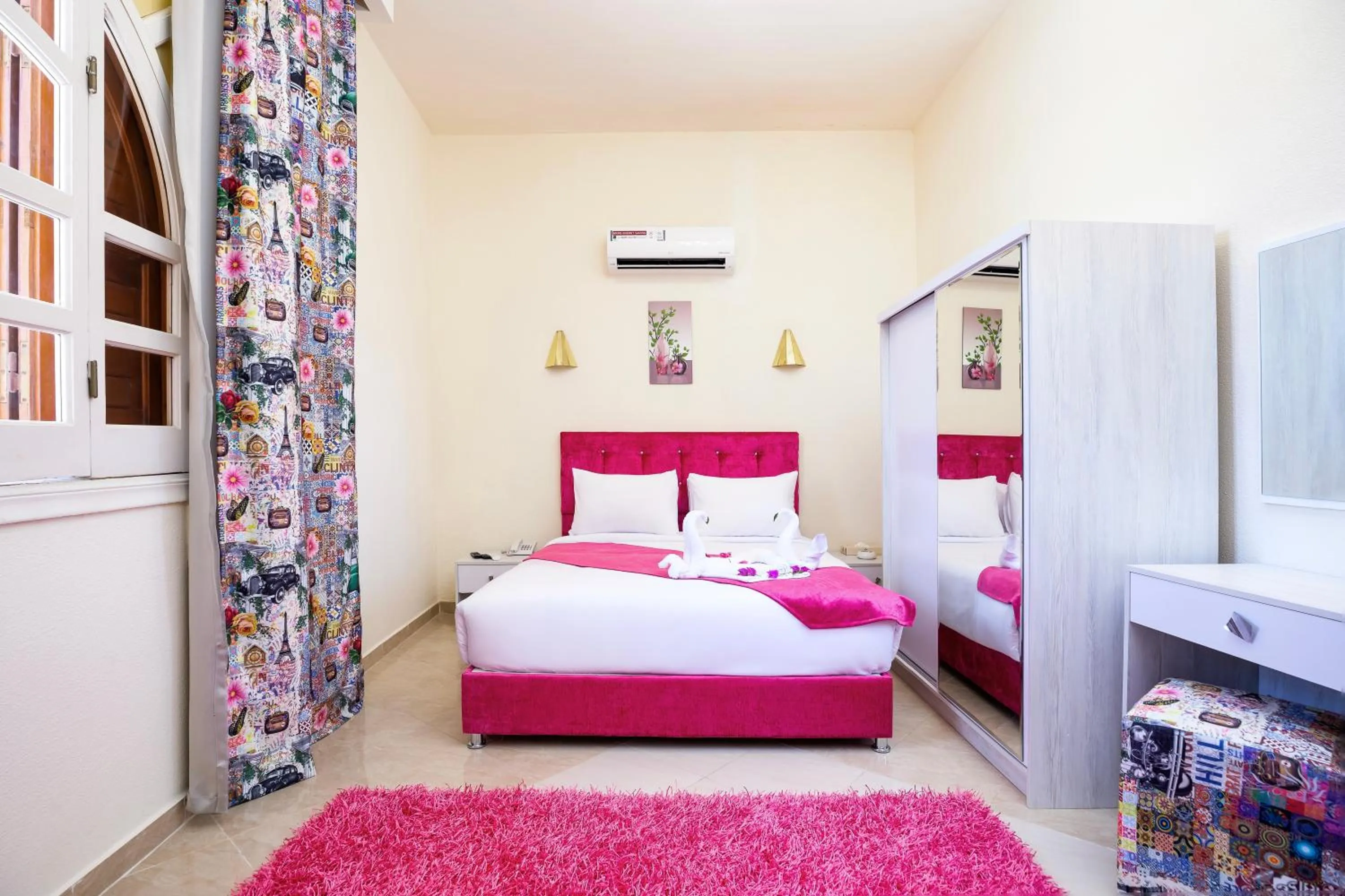 Golden Lake Marina Hotel