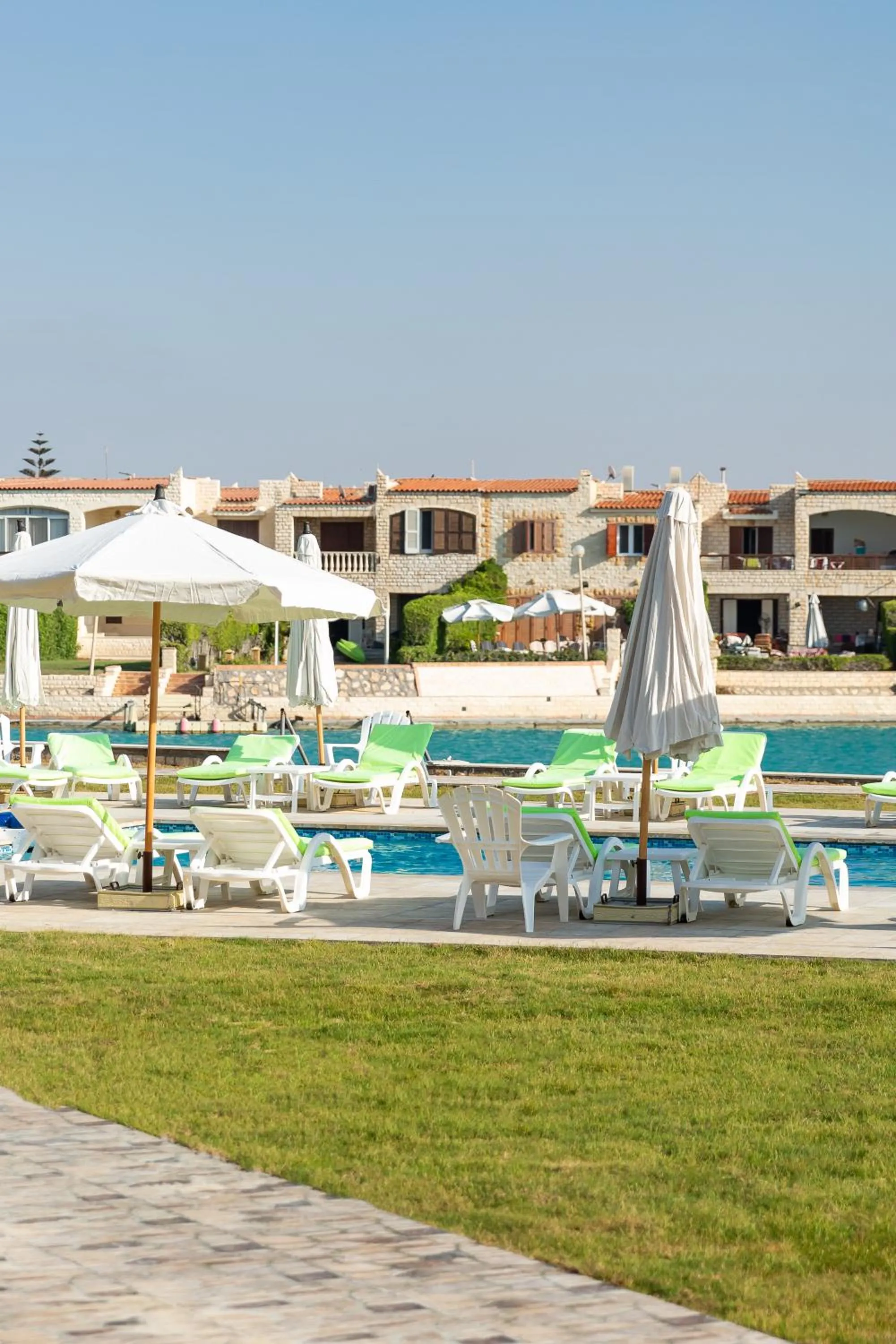 Golden Lake Marina Hotel