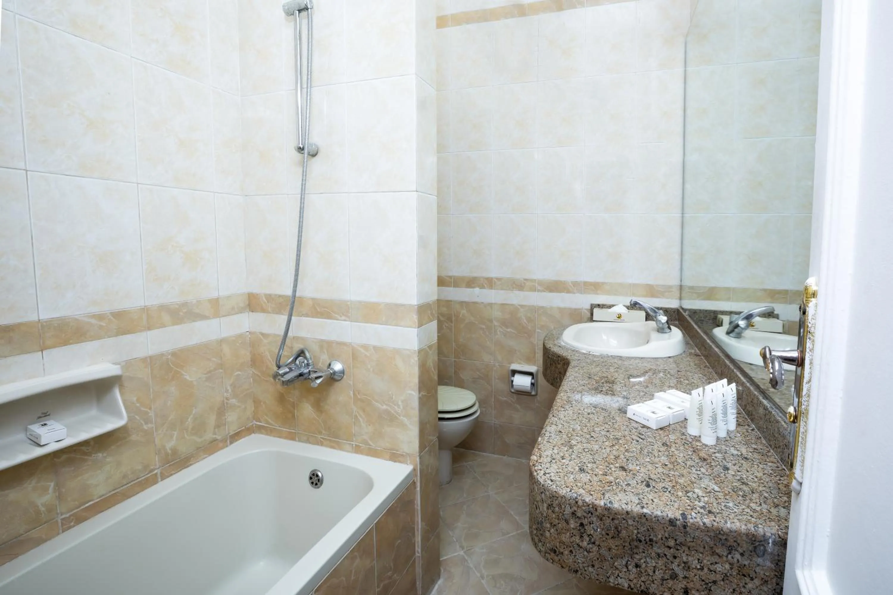 Golden Lake Marina Hotel