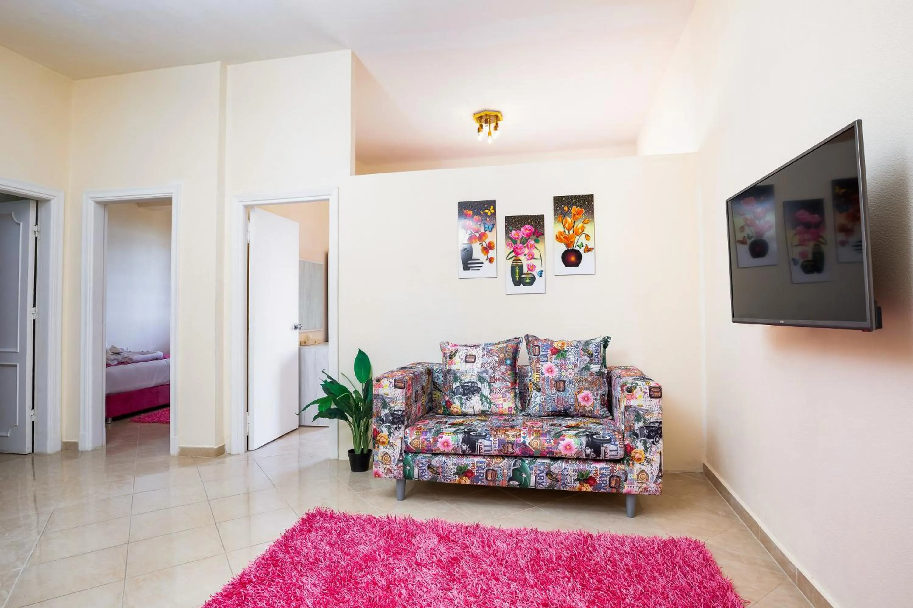 Golden Lake Marina Hotel