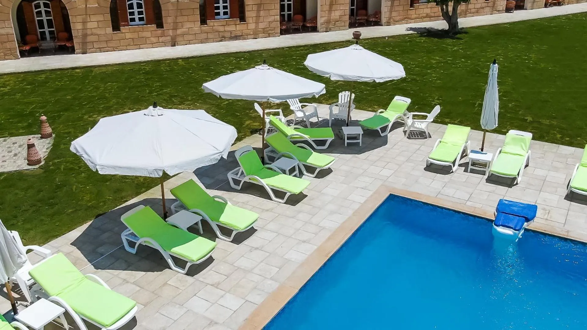 Golden Lake Marina Hotel