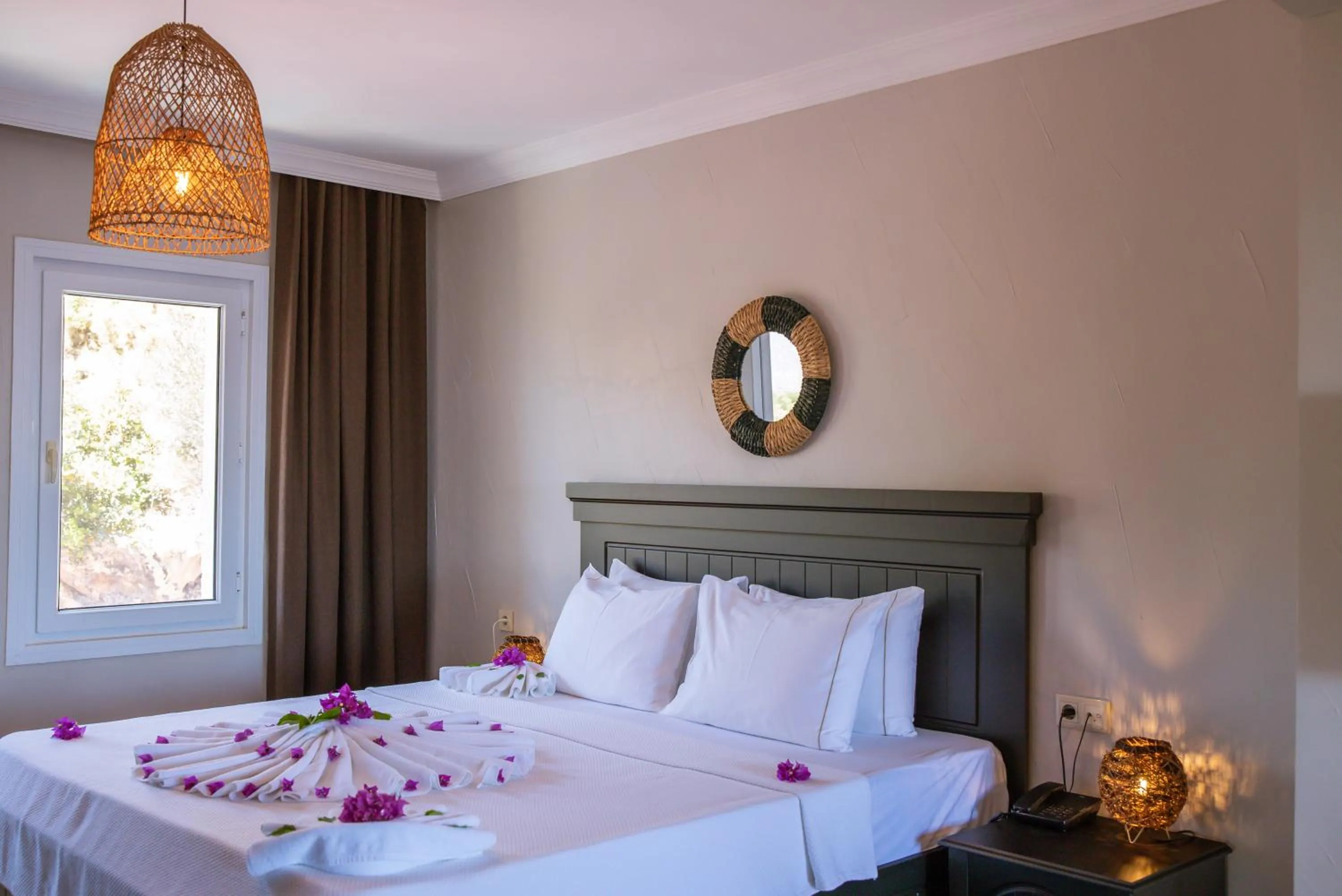 Photo of the whole room, Bed in Hill House Adult Only