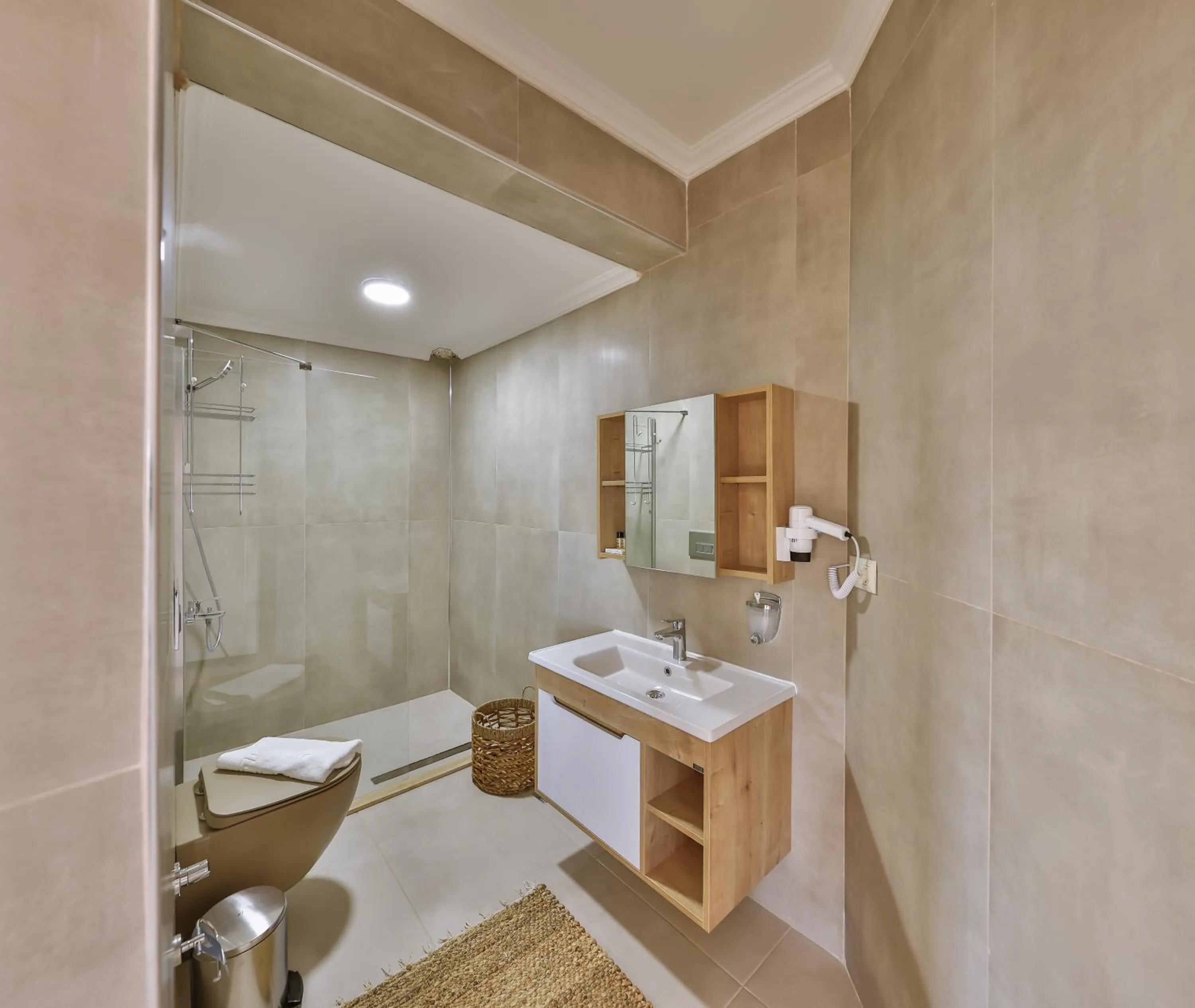 Shower in Hill House Adult Only