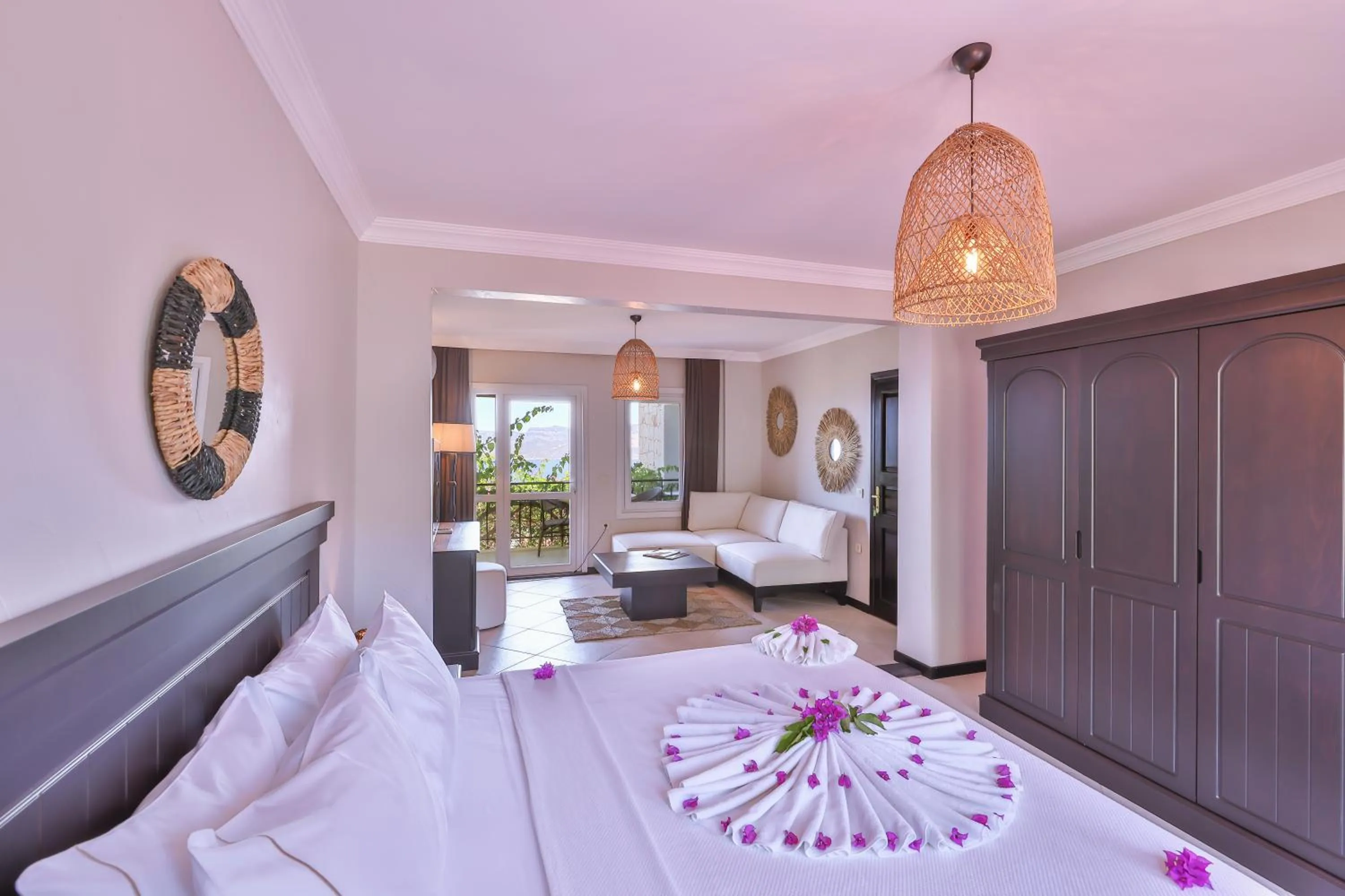 Photo of the whole room in Hill House Adult Only