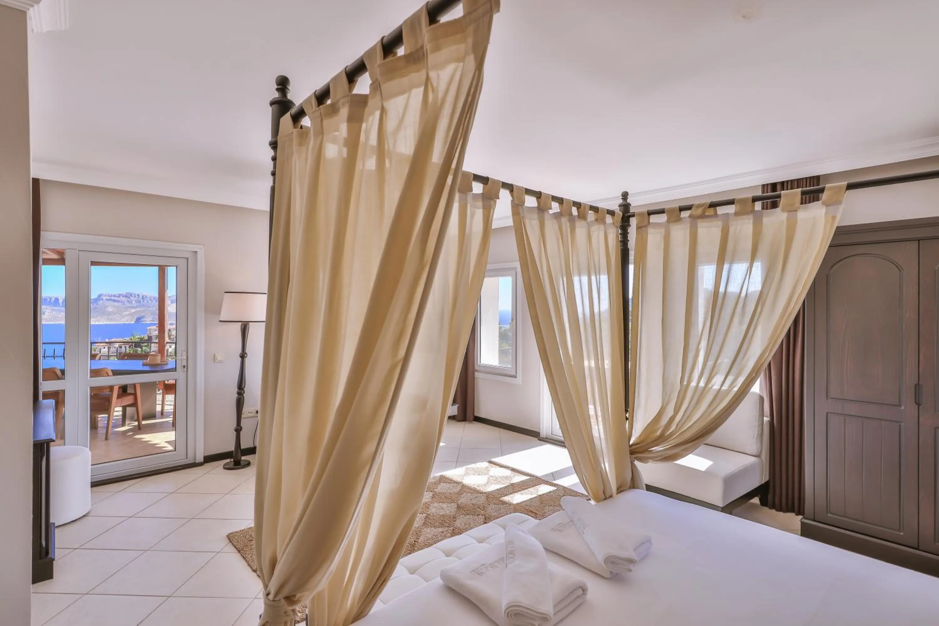 Photo of the whole room, Bed in Hill House Adult Only